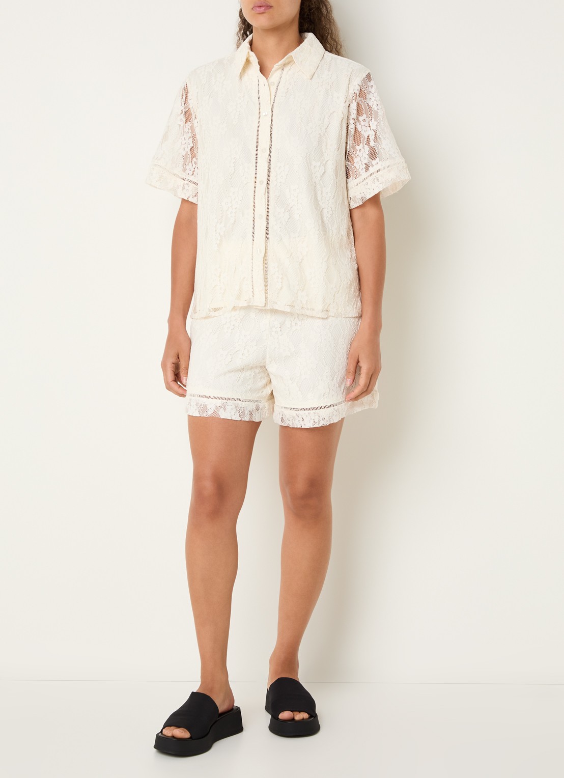 French Connection Zoe semi-transparante blouse van kant - voorkant 3 creme