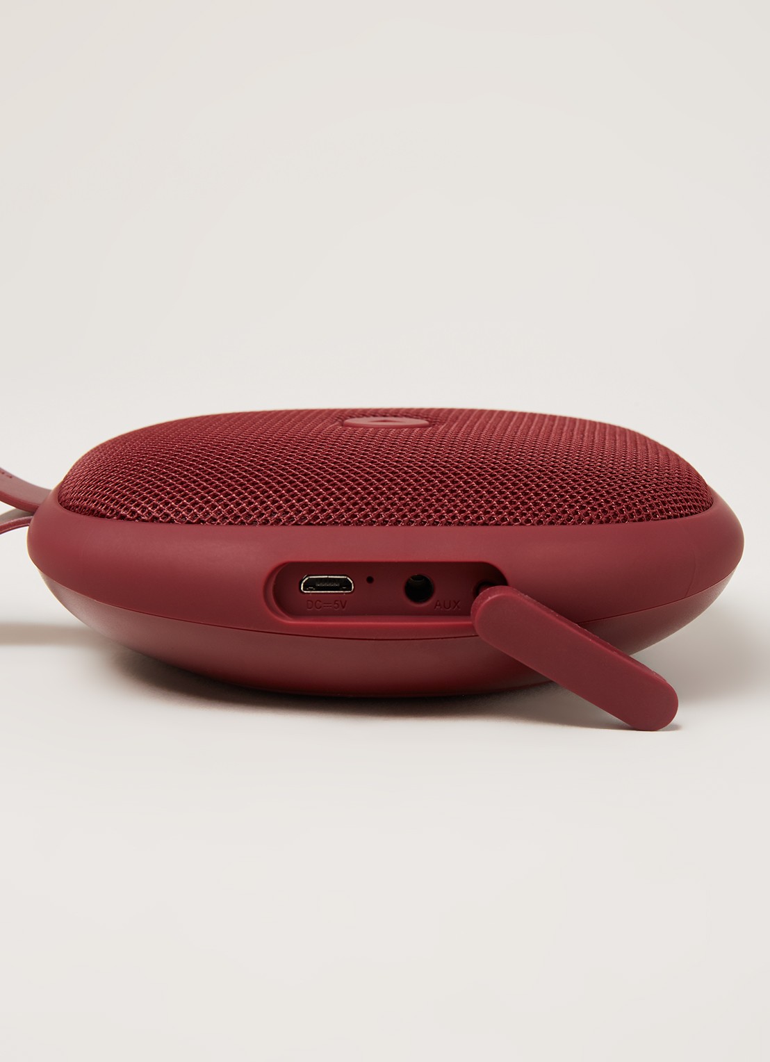 Fresh 'n Rebel Rockbox Bold XS Bluetooth speaker - detail 3 cranberryrood