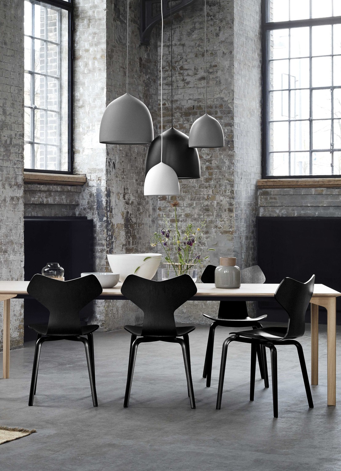 Fritz Hansen Grand Prix Chair Wood stoel gekleurd essen - detail 3 zwart