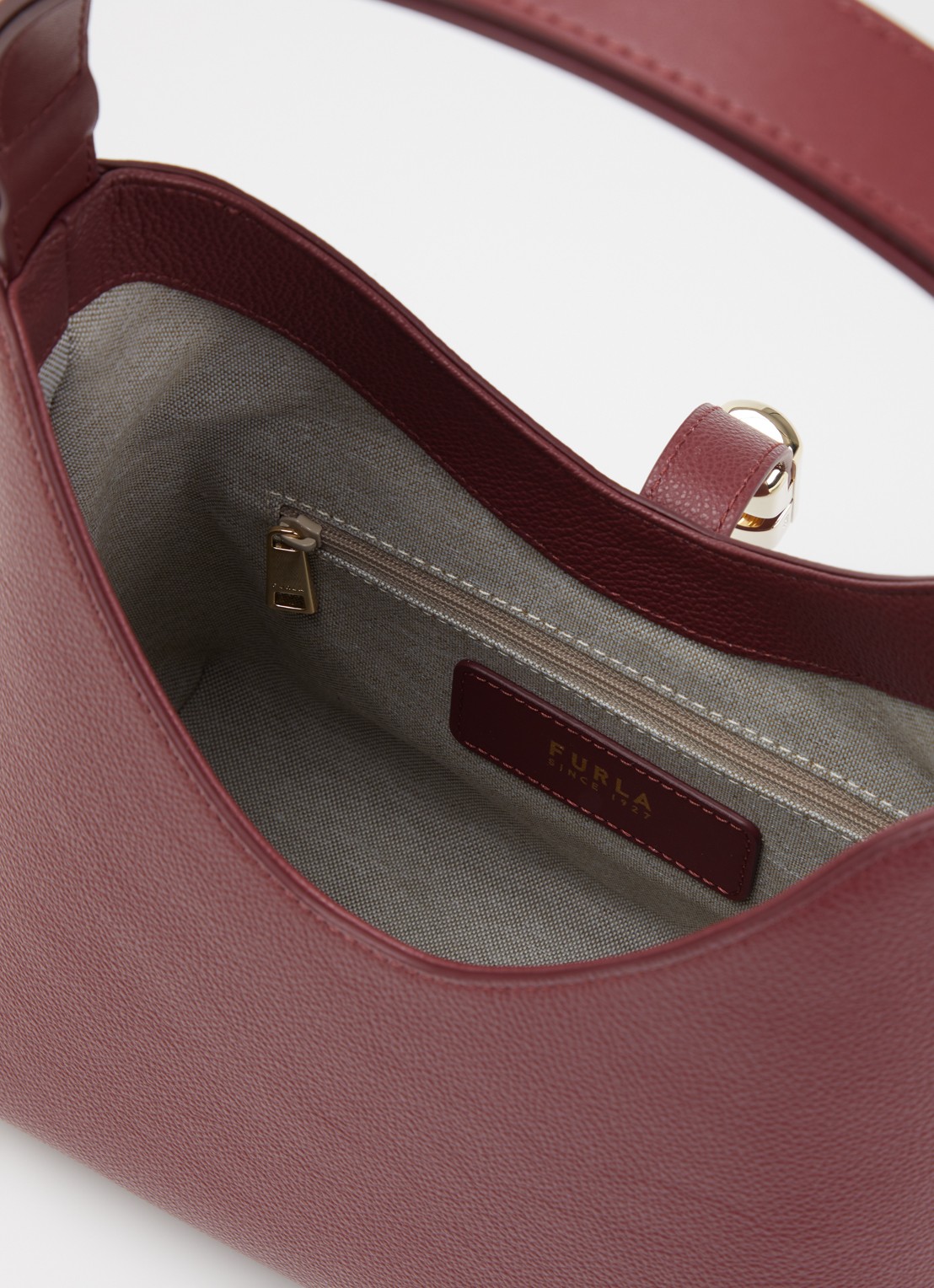 FURLA Goccia S schoudertas van leer met verstelbare schouderriem - detail 3 cranberryrood