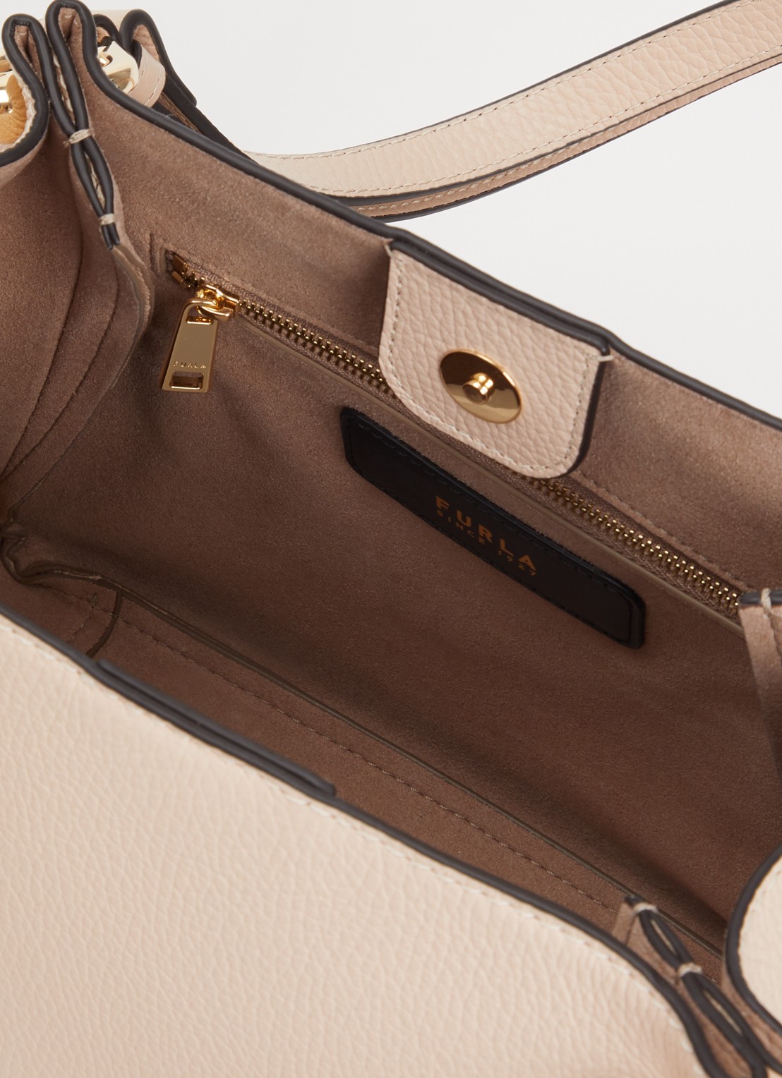 FURLA Nuvola M schoudertas van leer met verstelbare schouderriem - detail 2 creme