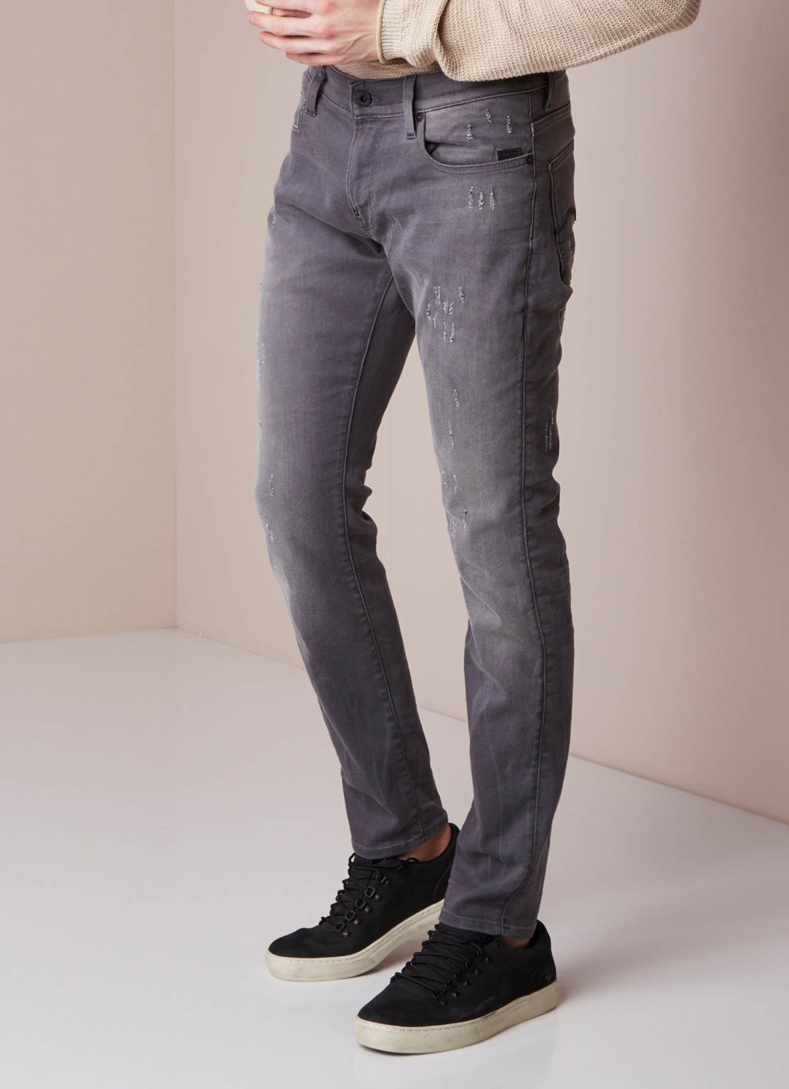 G-Star RAW Revend low rise super slim fit jeans met ripped details - detail 4 grijs