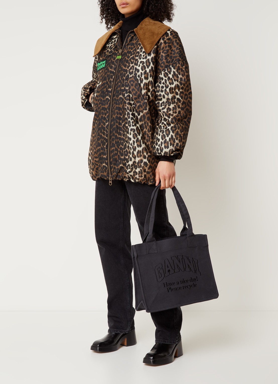 Ganni Easy Large shopper van canvas met logoborduring - voorkant 3 antraciet