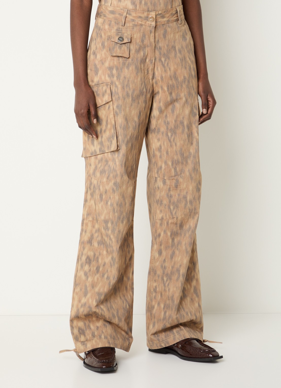 Ganni High waist loose fit cargobroek met steekzakken - detail 3 camel