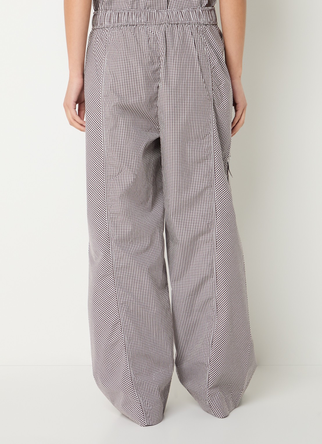 Ganni High waist wide fit cargobroek met ruitdessin - achterkant bruin