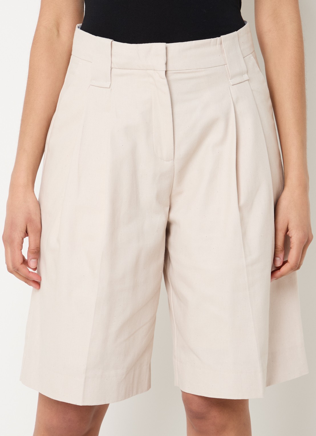 Ganni High waist wide fit korte broek van  katoen  - detail 2 zand