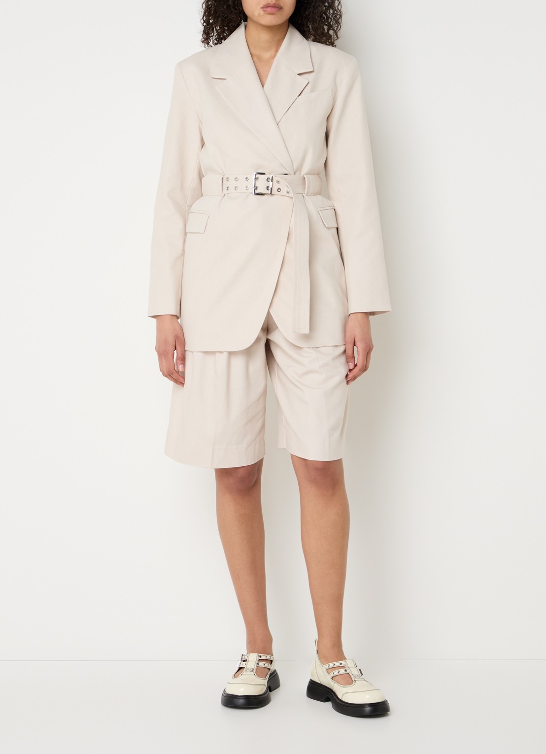 Ganni High waist wide fit korte broek van  katoen  - voorkant 4 zand