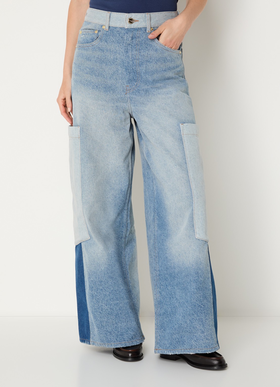 Ganni High waist wide leg jeans met opgestikte zakken - detail indigo