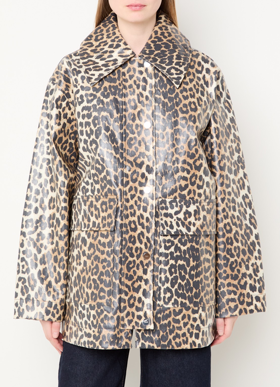 Ganni Jack met panterprint en klepzakken - detail 3 camel