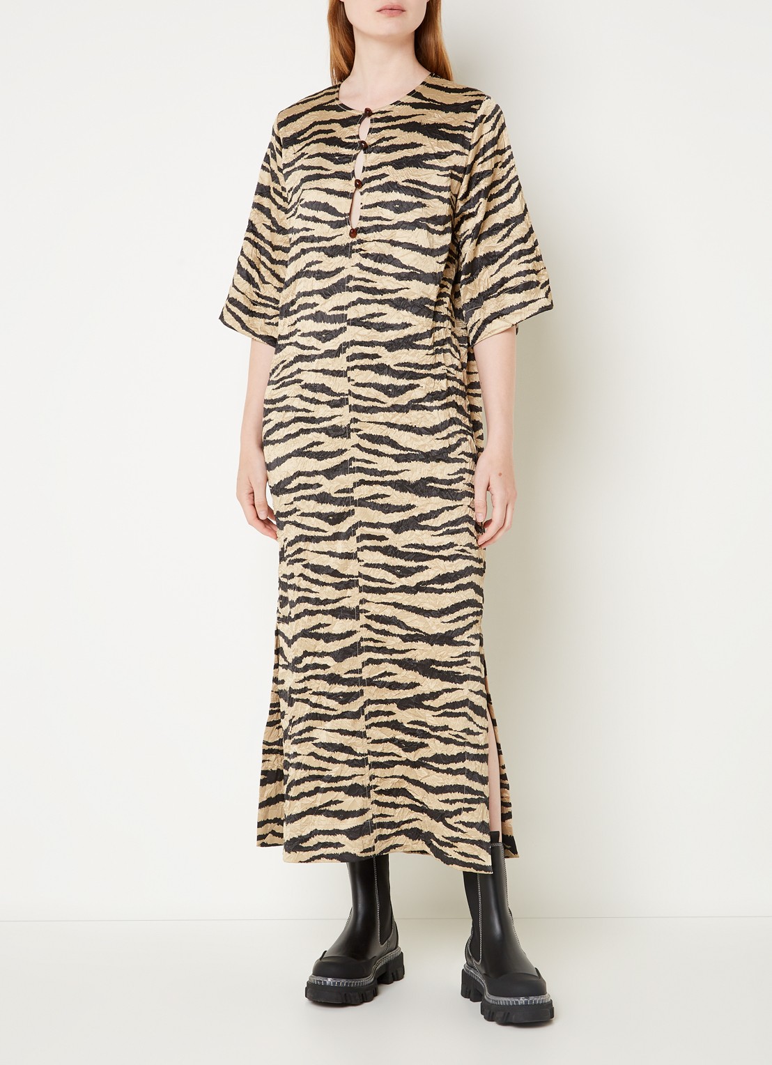 Ganni Maxi blousejurk met tijgerprint en structuur - voorkant 3 donkerbeige