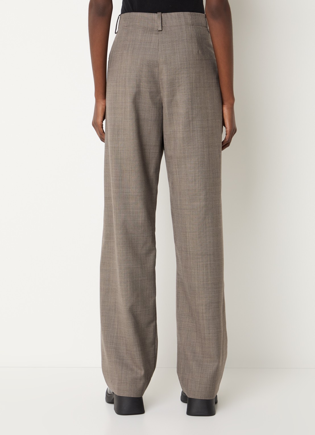 Ganni Mid waist straight fit pantalon in wolblend met gemêleerd dessin - achterkant chocoladebruin