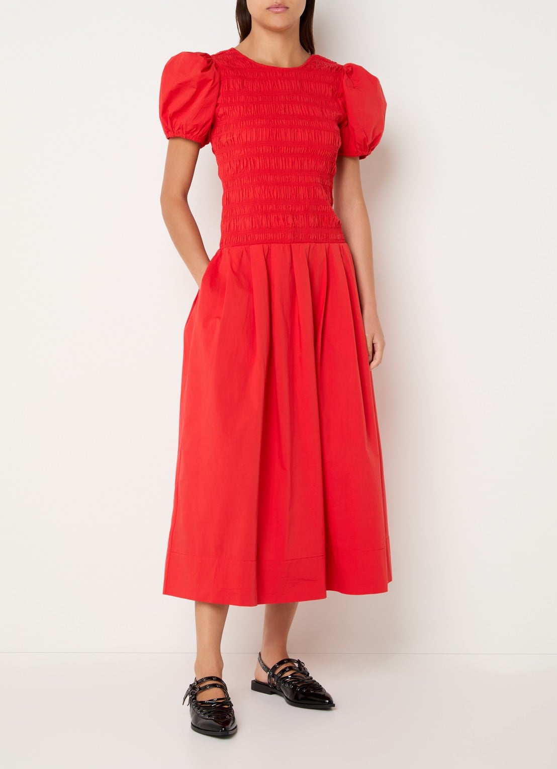 Ganni Midi jurk met smockwerk - detail 4 oranjerood