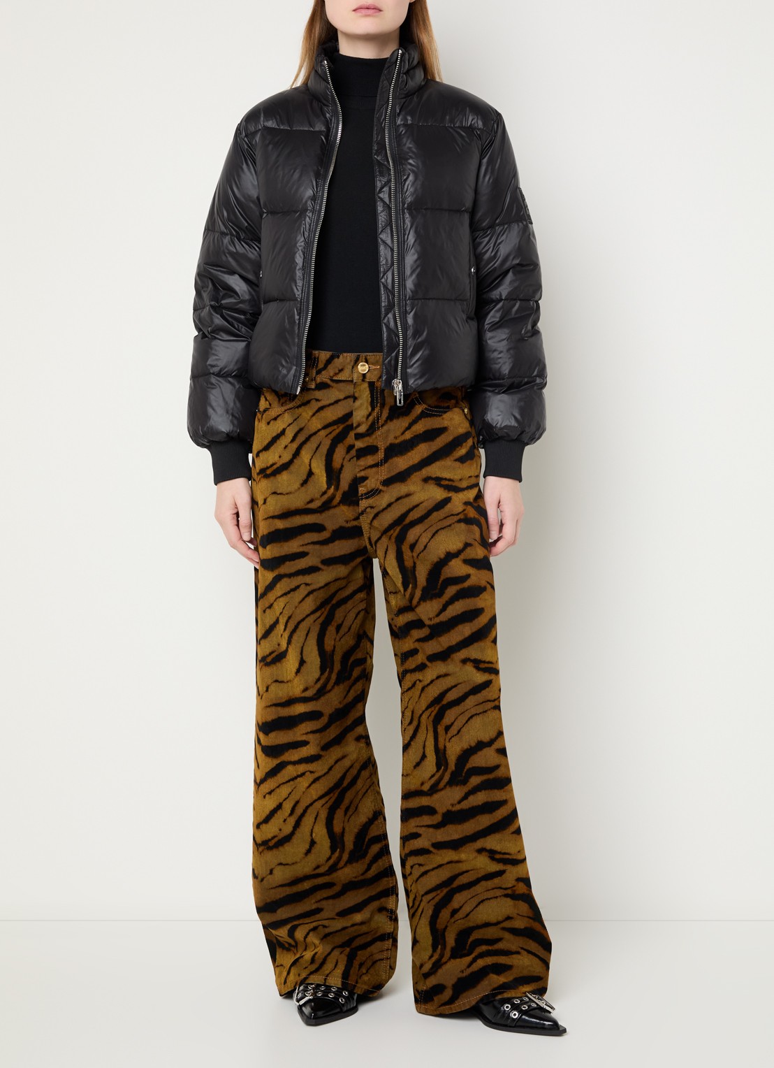 Ganni Puffer jack met donsvulling en glanzende finish - voorkant 3 zwart