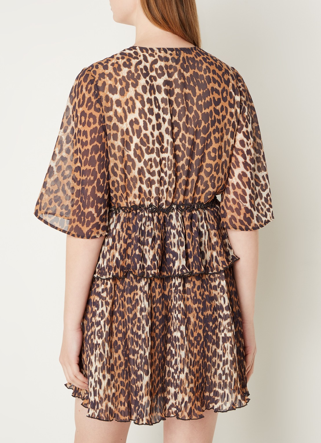 Ganni Semi-transparante mini tuniekjurk met volant en panterprint - achterkant camel