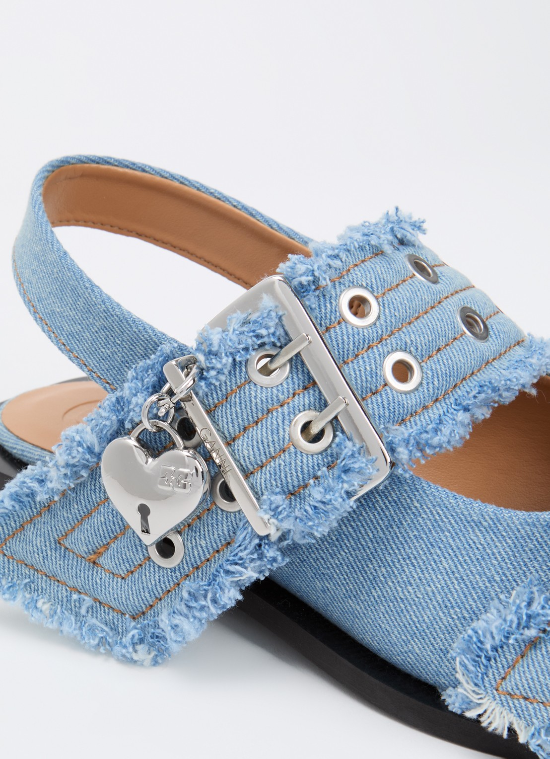 Ganni Slingback van denim - detail 4 lichtblauw