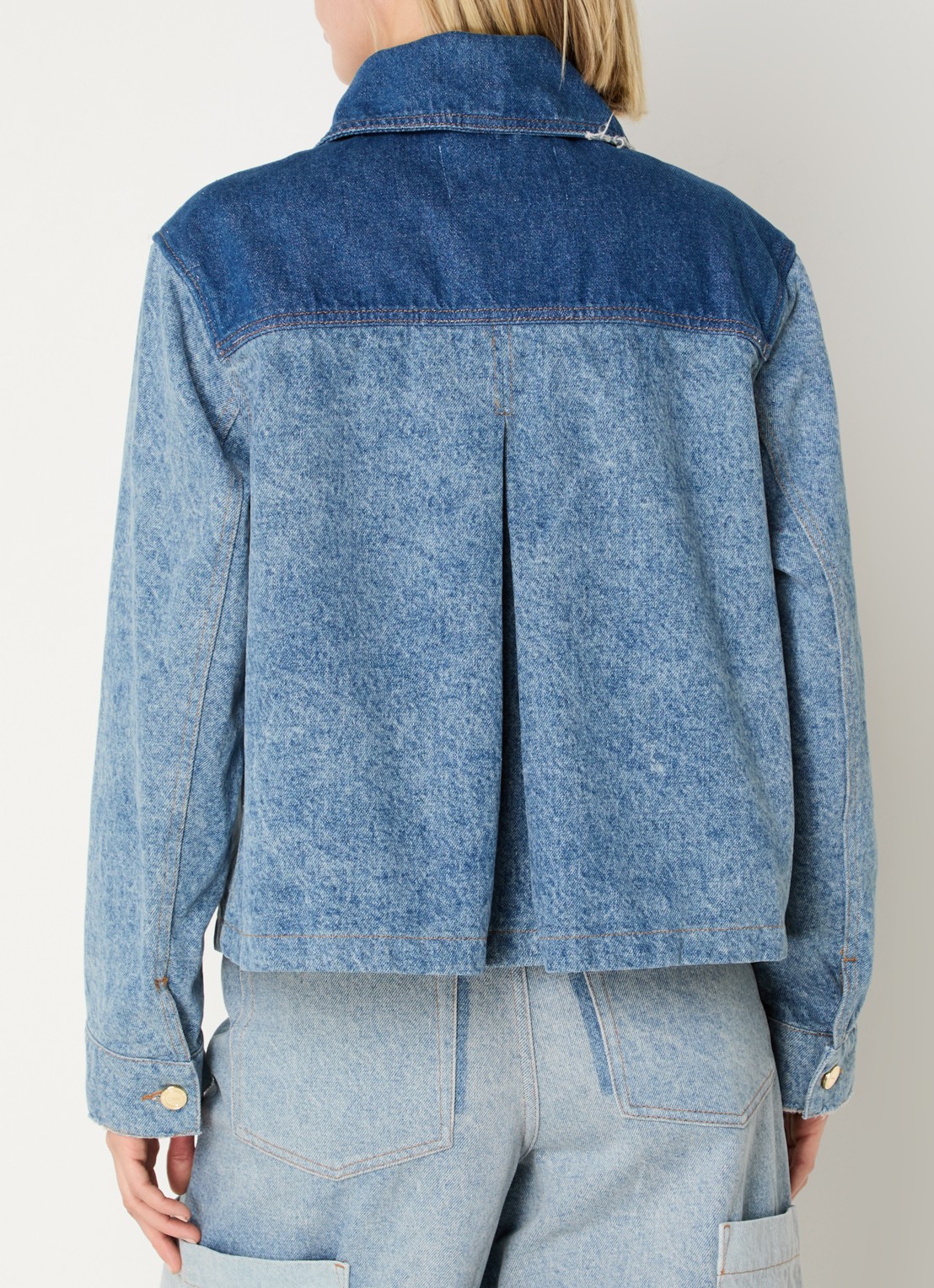 Ganni Spijkerjas met borstzakken - achterkant blauw