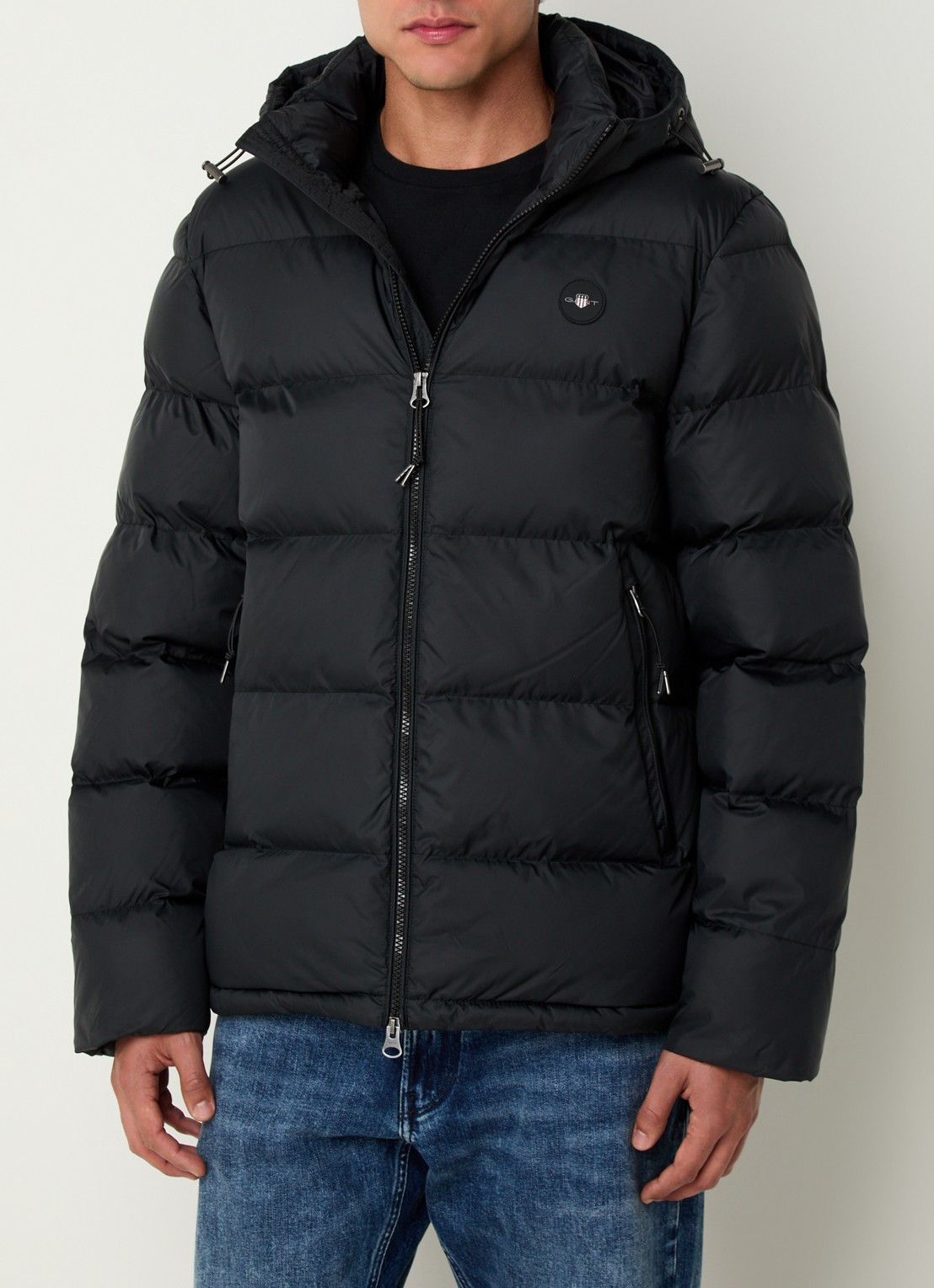 Gant Active Cloud puffer jack met afneembare capuchon en ritszakken - detail 4 zwart