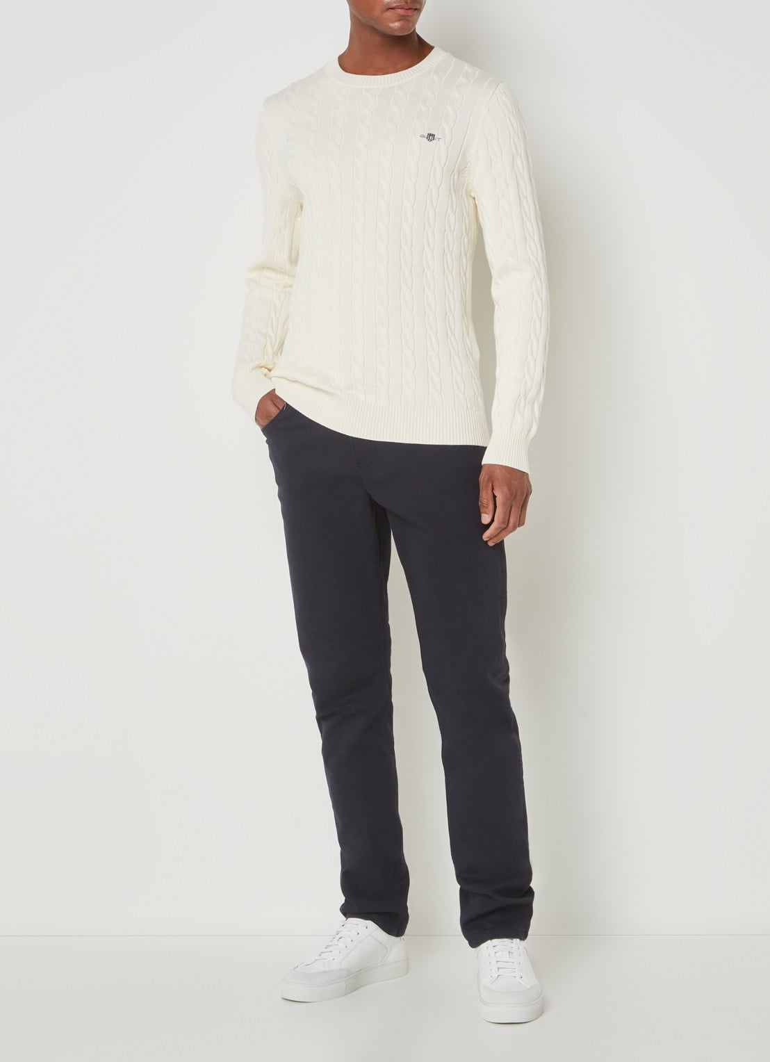 Gant Kabelgebreide trui met logoborduring - voorkant 2 creme
