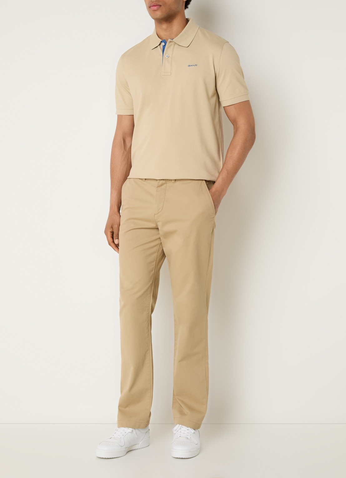 Gant Regular fit polo met logoborduring - voorkant 2 beige