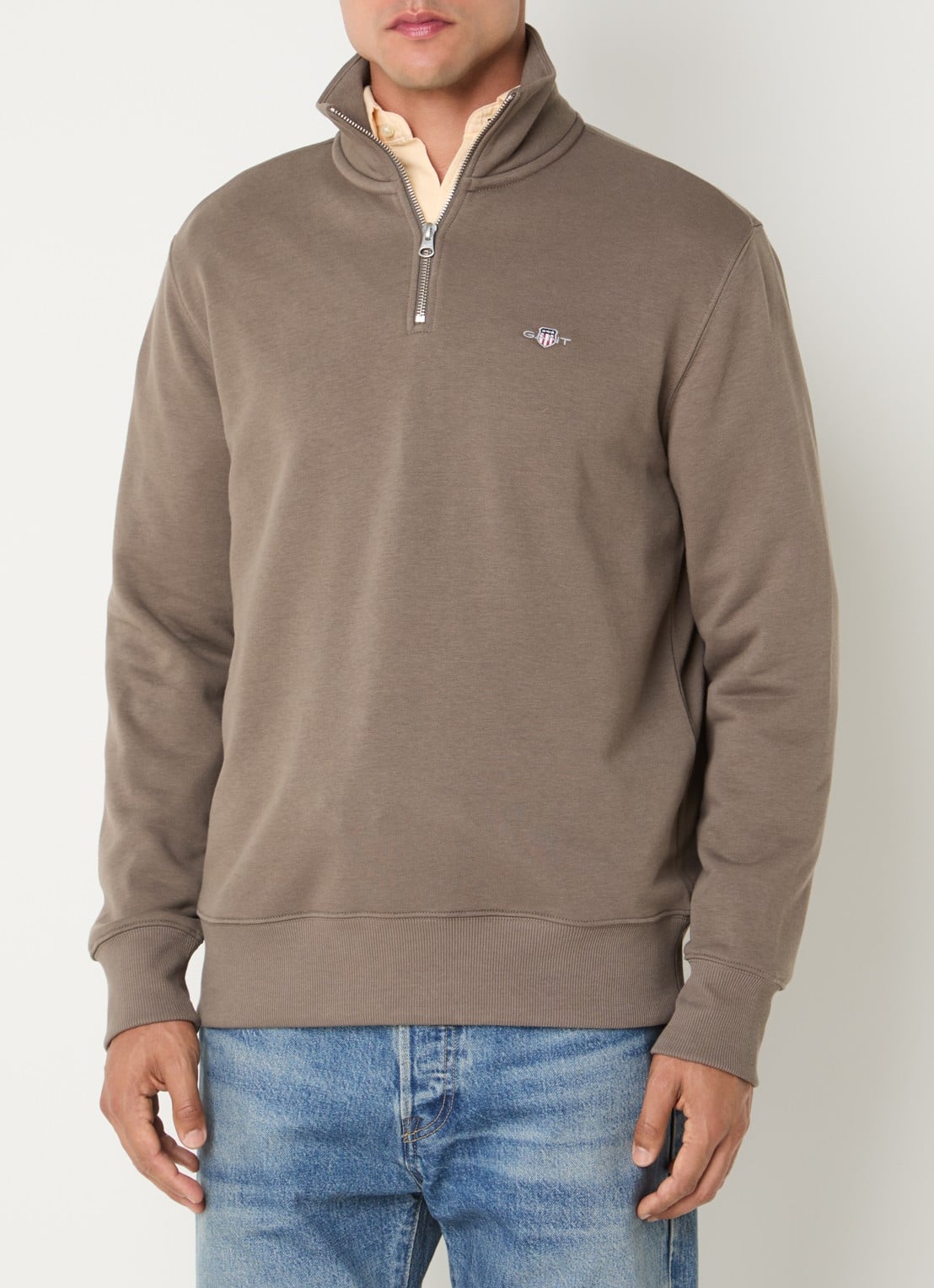 Gant Shield sweater met halve rits en logo - detail 4 bruin