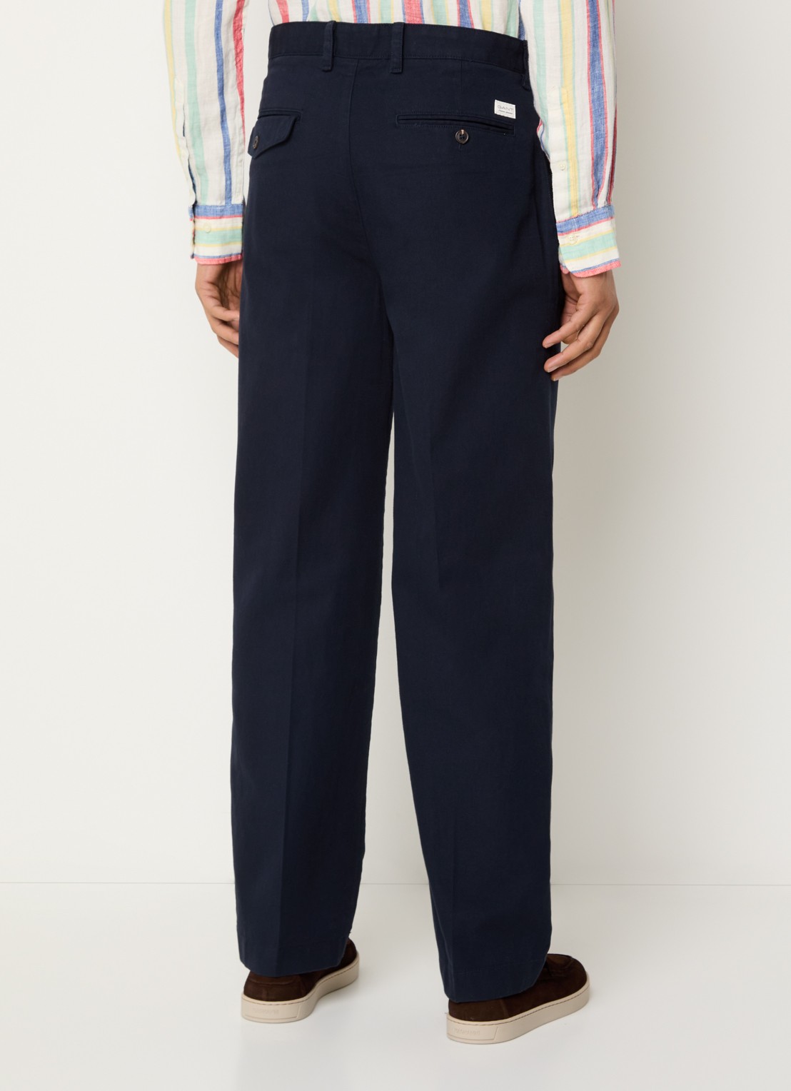 Gant Straight fit chino met steekzakken - achterkant donkerblauw