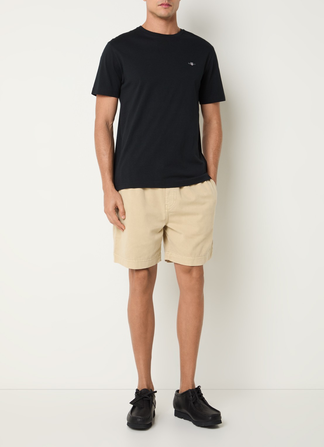 Gant Straight fit korte broek met steekzakken - voorkant 2 beige