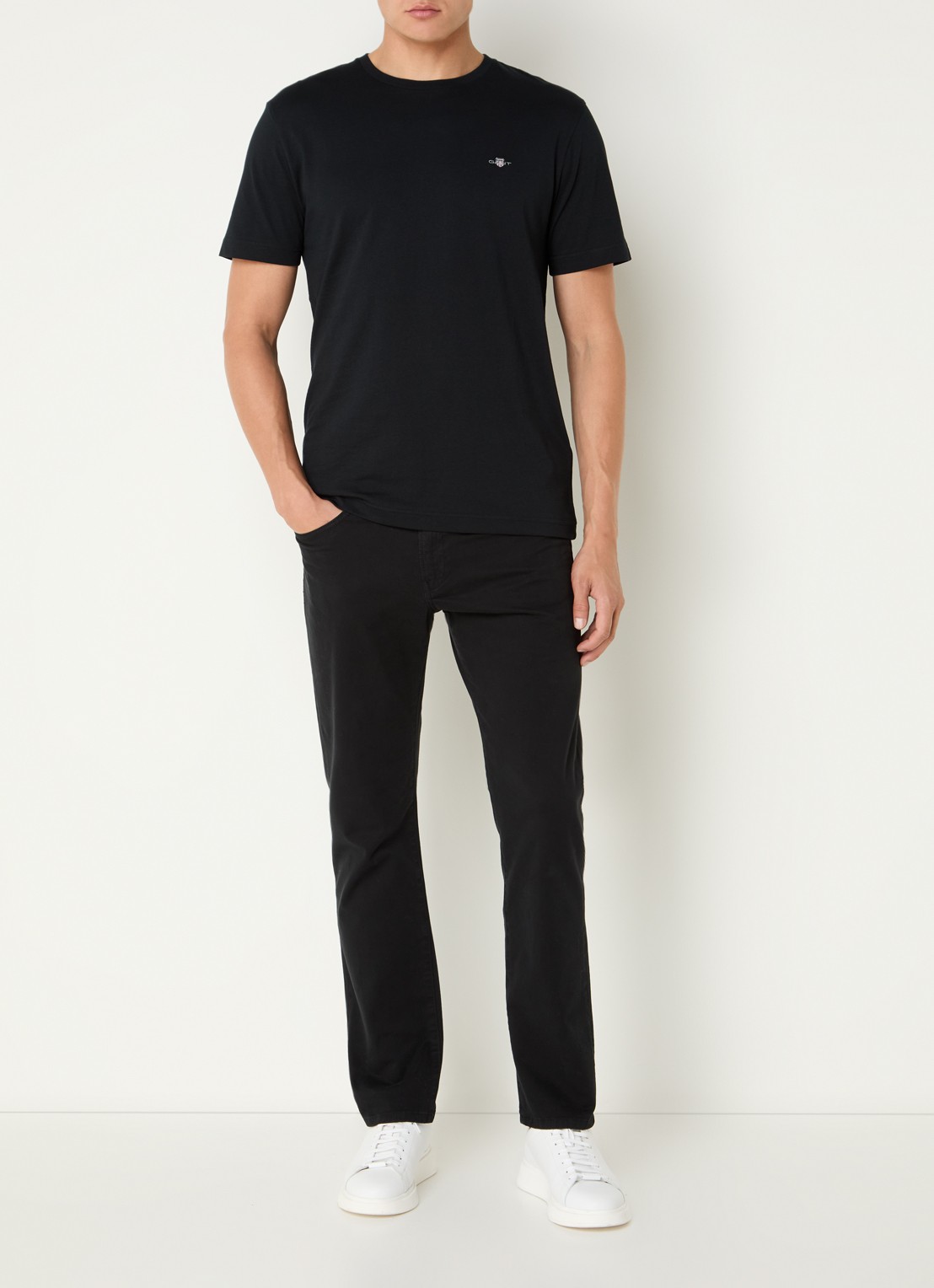Gant T-shirt met logo - voorkant 4 zwart