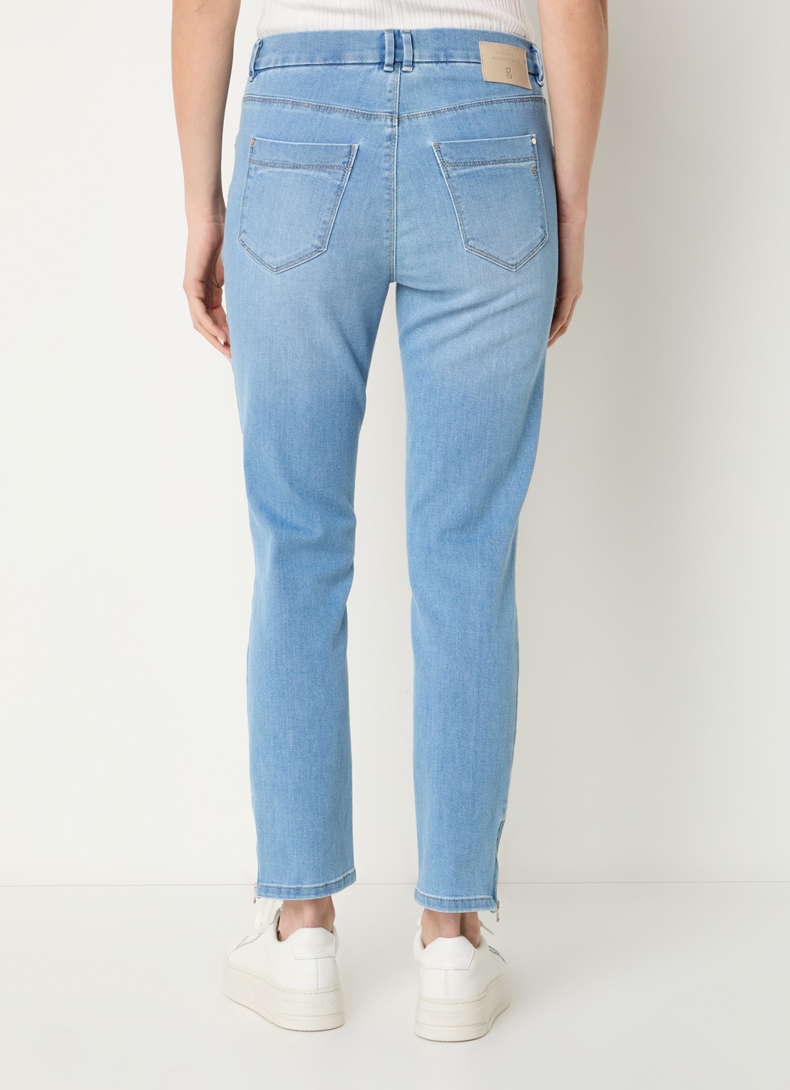 Gardeur Mid waist cropped slim fit jeans  met lichte wassing - achterkant indigo