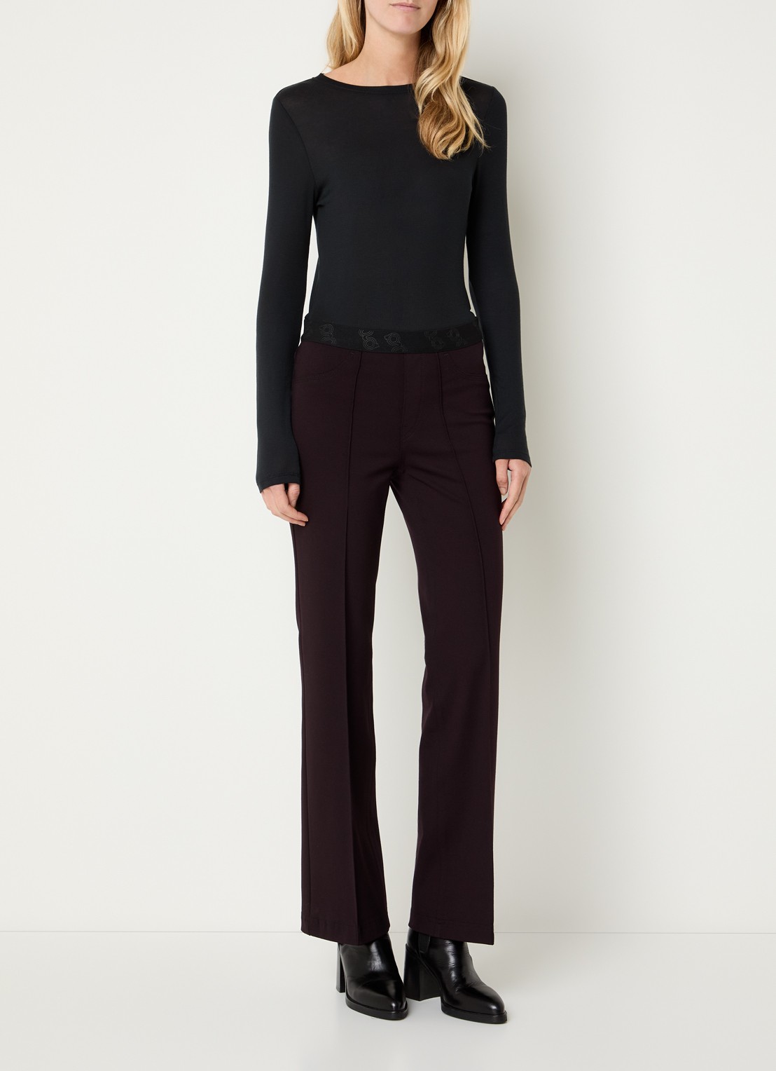 Gardeur Mid waist flared pantalon met stretch - voorkant 3 aubergine