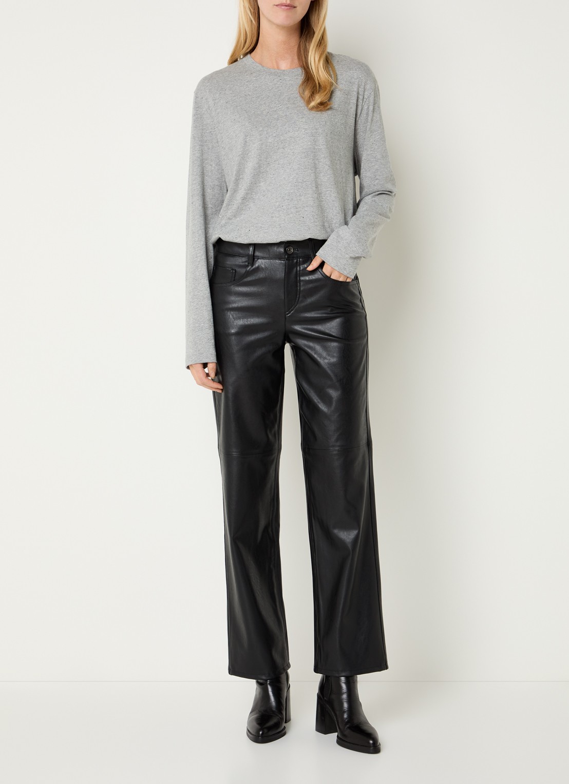 Gardeur Mid waist straight leg broek van imitatieleer - voorkant 2 zwart