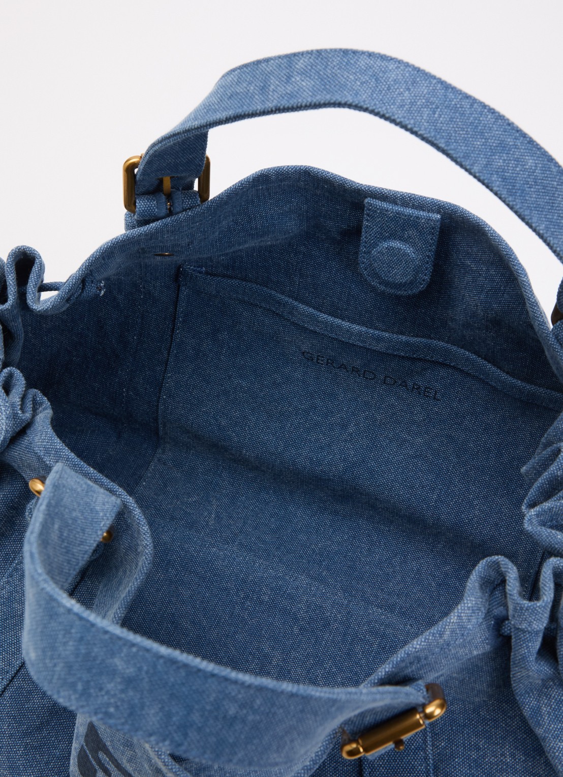 Gerard Darel 24H handtas van denim - detail denim