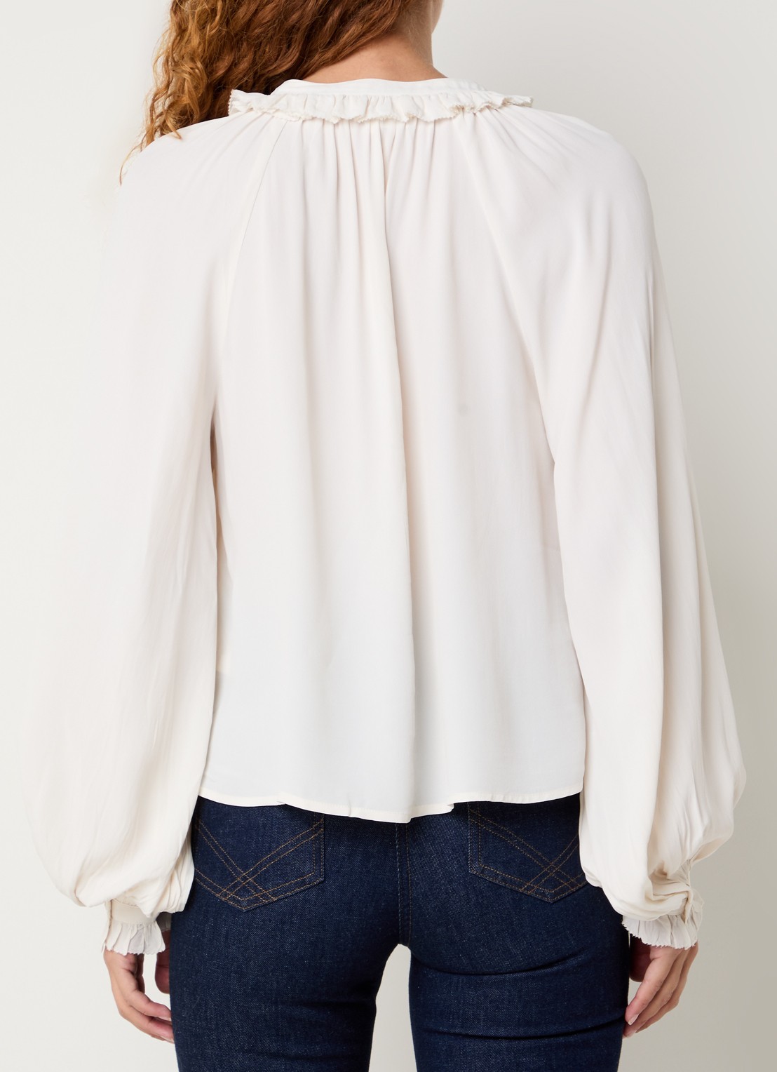 Gerard Darel Agnella blouse met ruches en ballonmouw - achterkant 4 creme