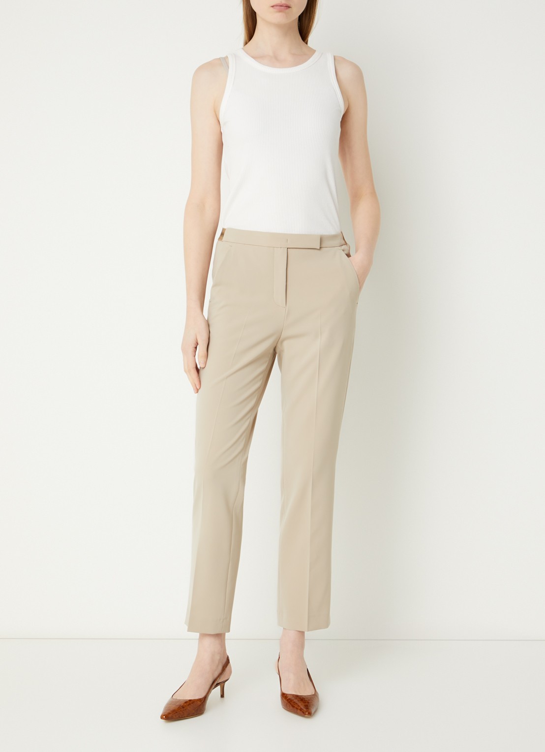 Gerard Darel Alya high waist slim fit cropped chino met steekzakken - voorkant 4 beige
