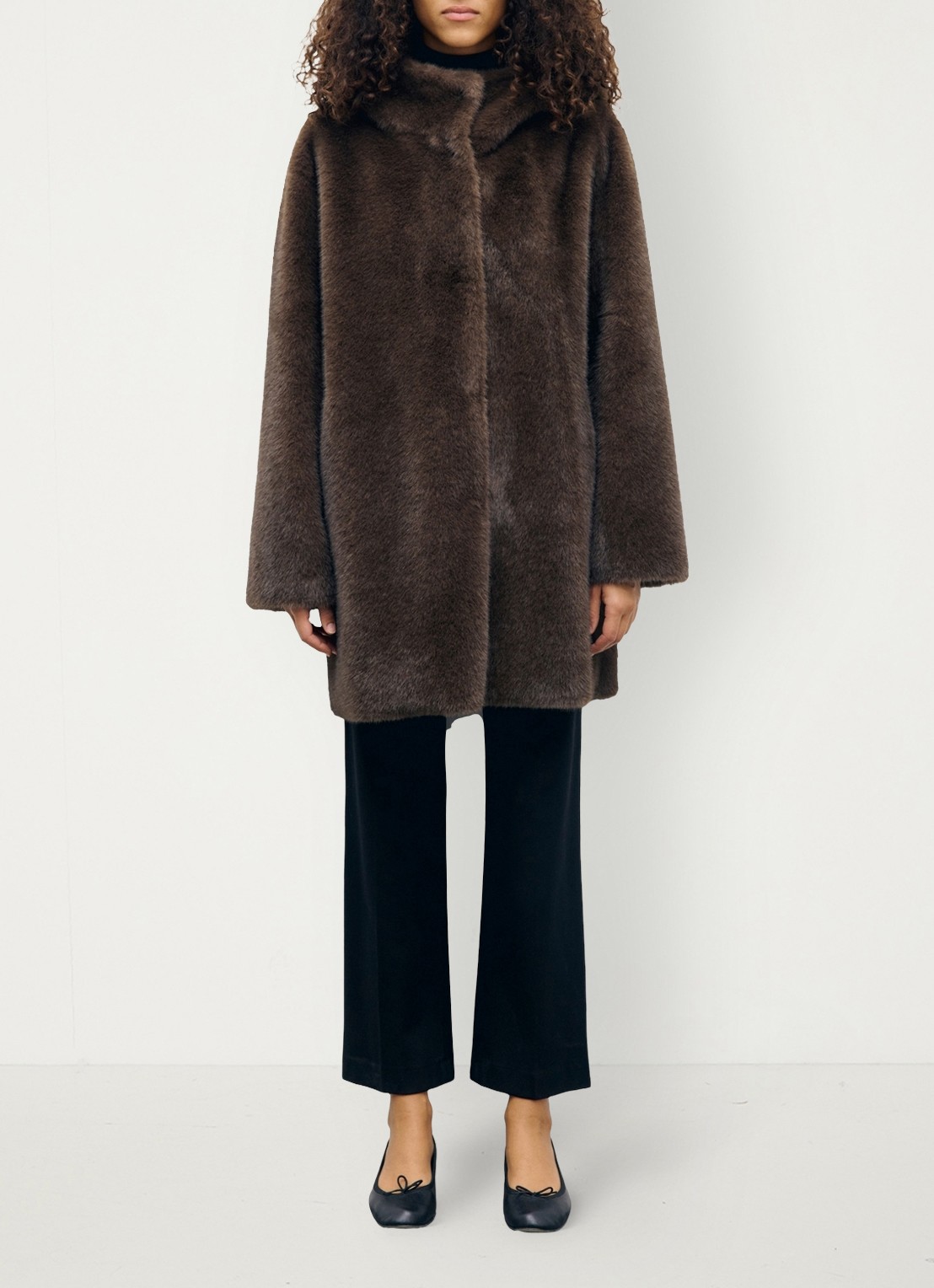 Gerard Darel Amy jas van imitatiebont met capuchon - voorkant 4 naturel