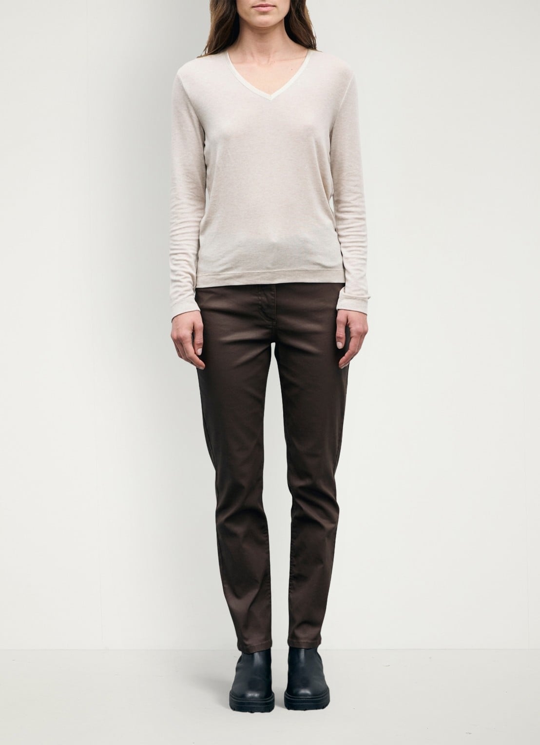 Gerard Darel Belen longsleeve in wolblend met V-hals - voorkant 3 beige