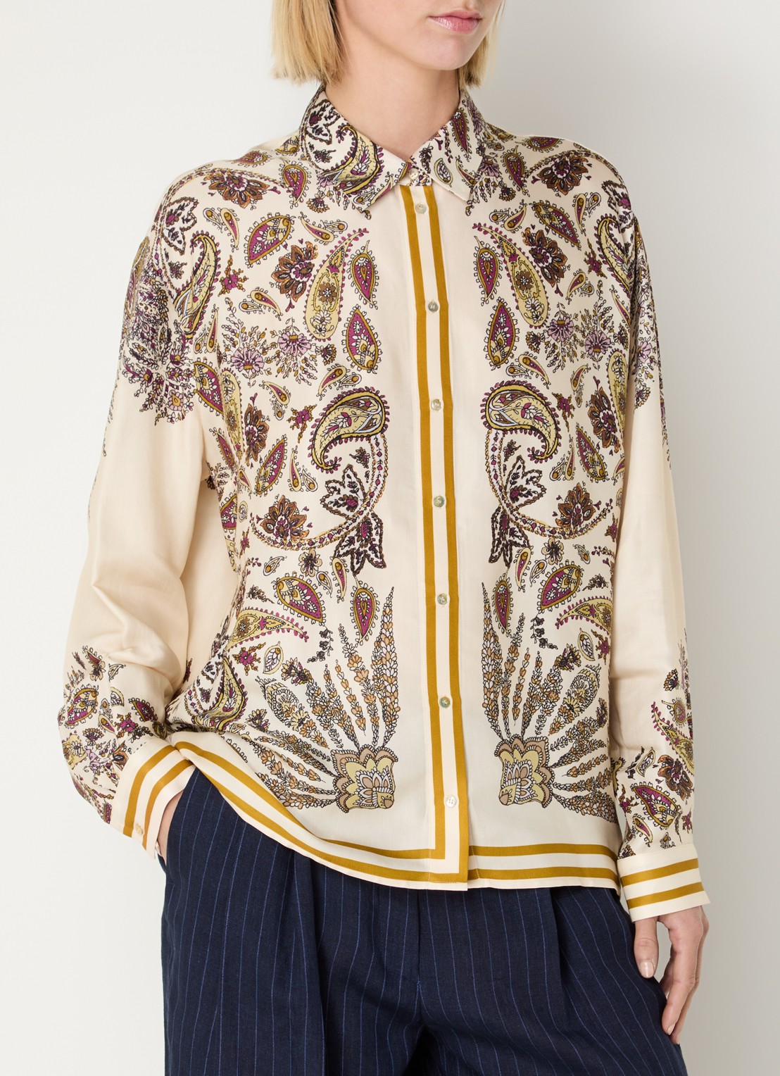 Gerard Darel Canna blouse van satijn met print - detail 3 beige