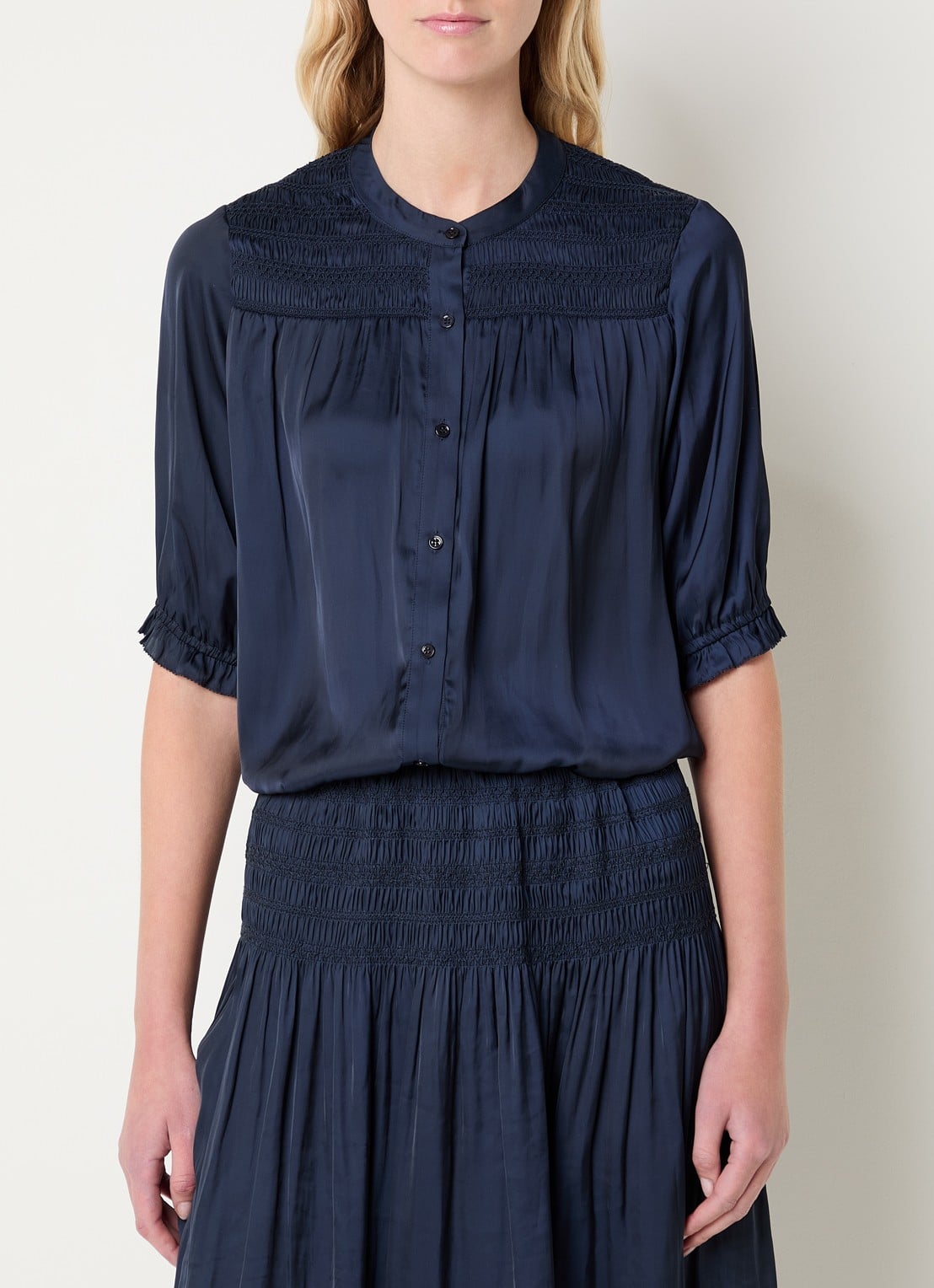 Gerard Darel Catrine blouse van satijn - detail donkerblauw
