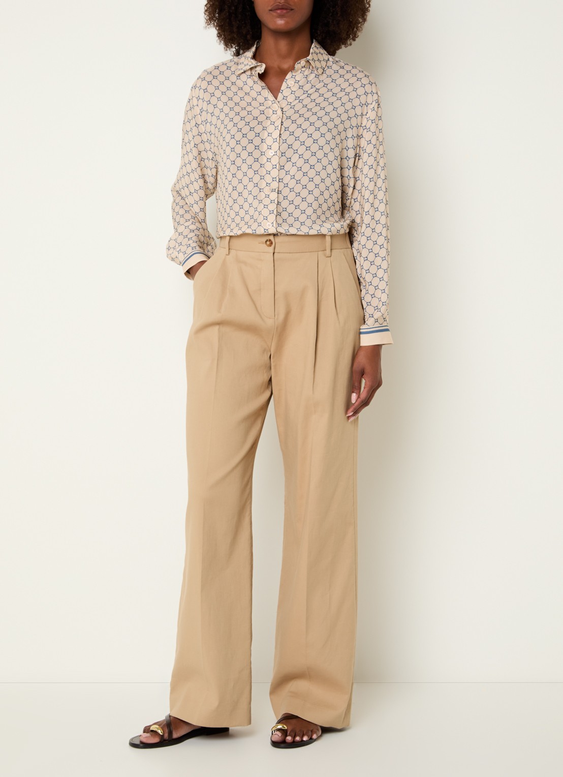 Gerard Darel Clariane blouse met logoprint - voorkant 3 beige