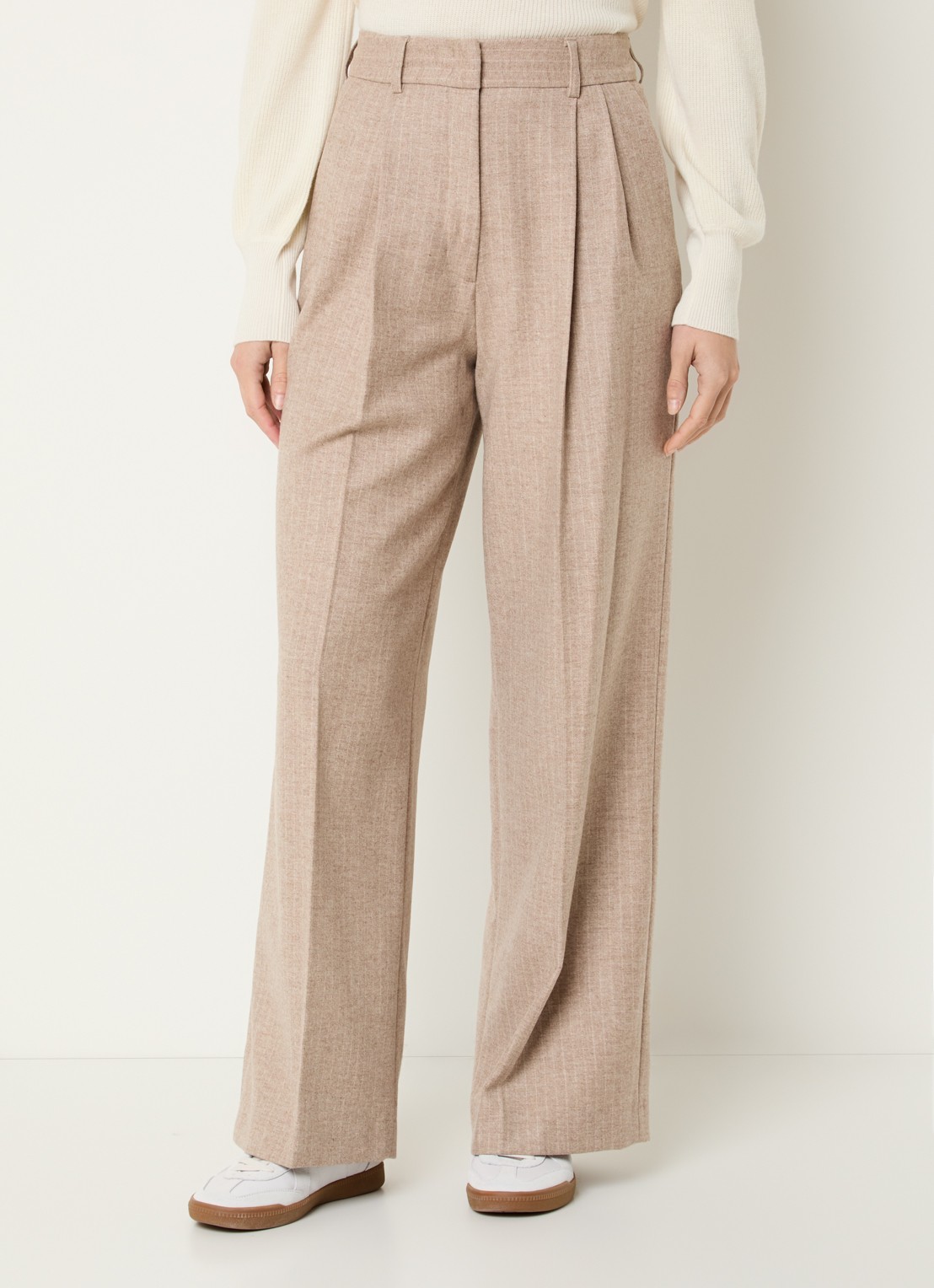 Gerard Darel Coline high waist straight fit pantalon in wolblend met krijtstreep - detail 3 donkerbeige
