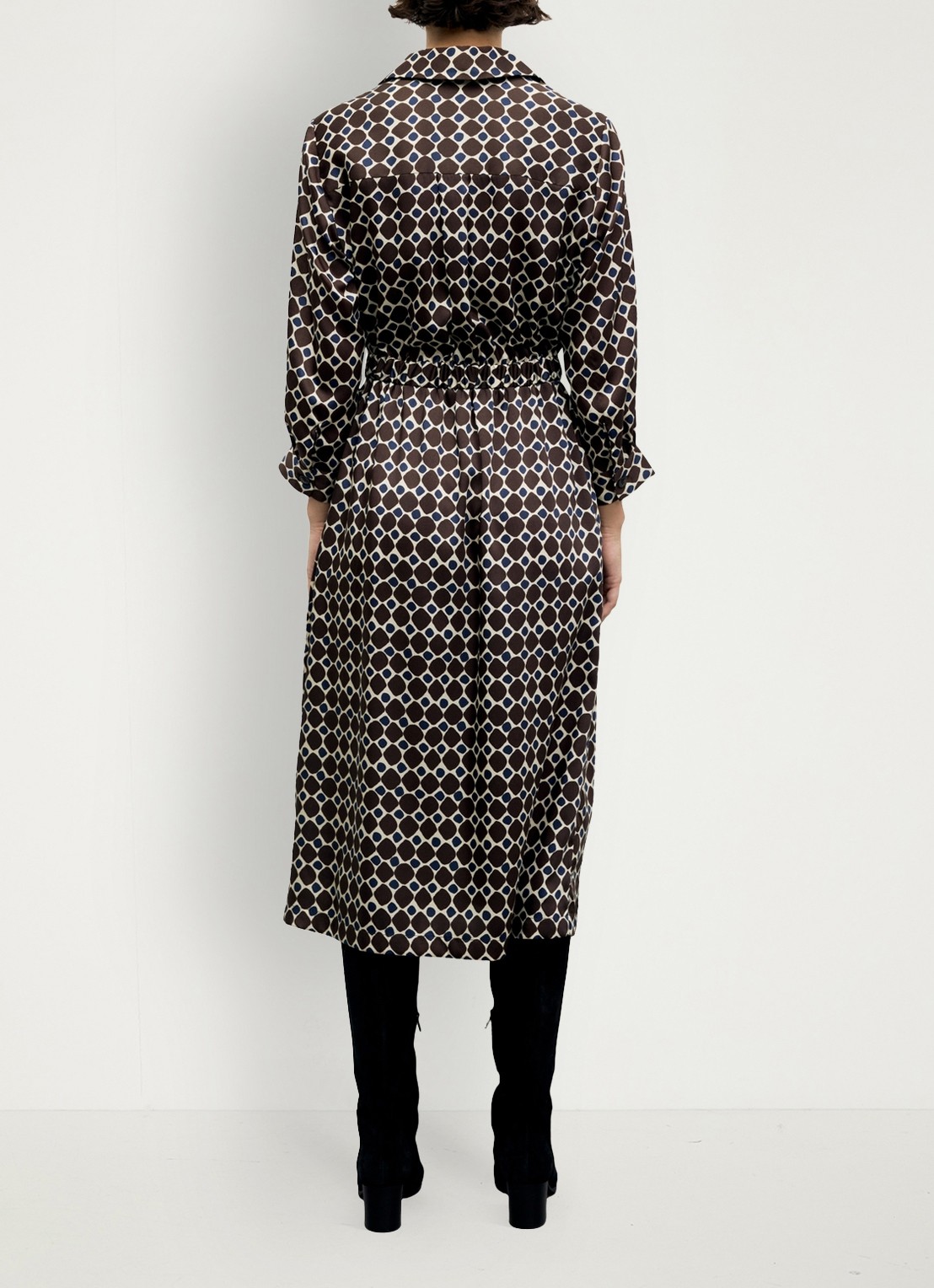Gerard Darel Coni midi blousejurk met grafische print - achterkant 3 bruin