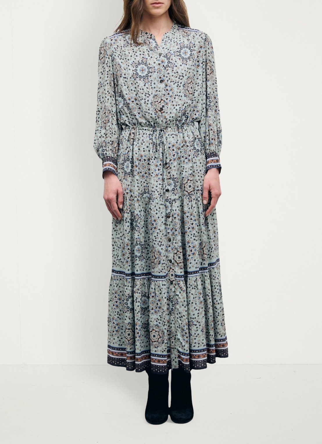 Gerard Darel Cyril maxi jurk met bloemenprint en strikceintuur - voorkant 2 blauwgrijs