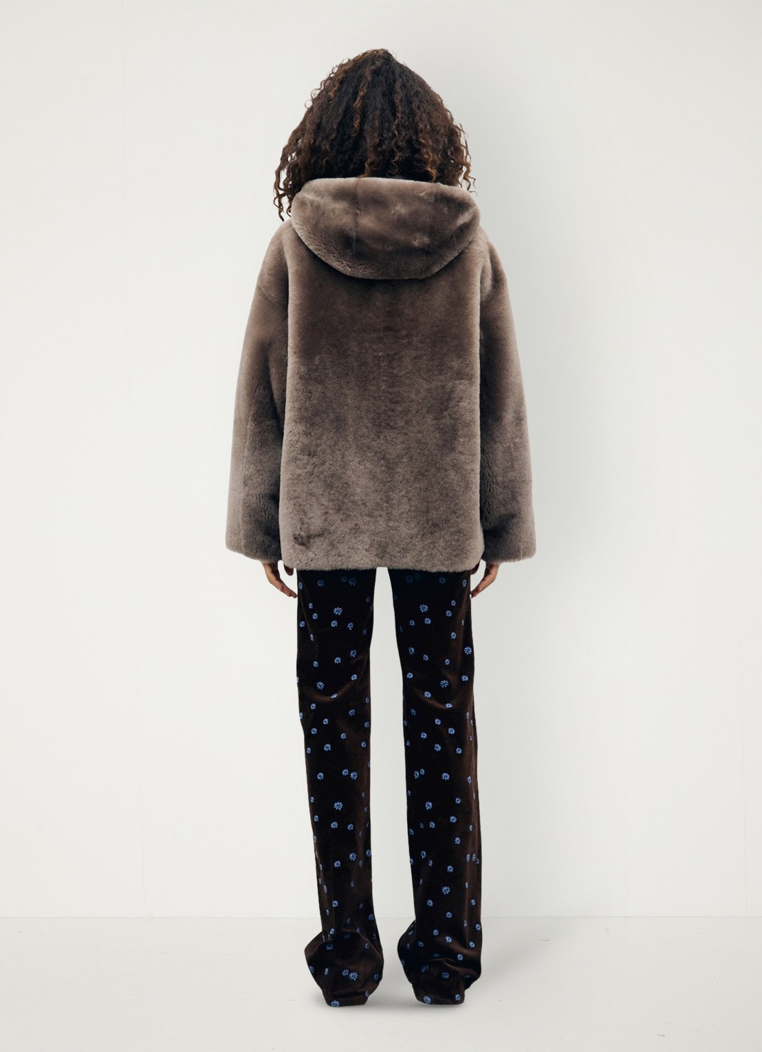 Gerard Darel Fani lammy coat van leer met capuchon - achterkant 3 lichtbruin