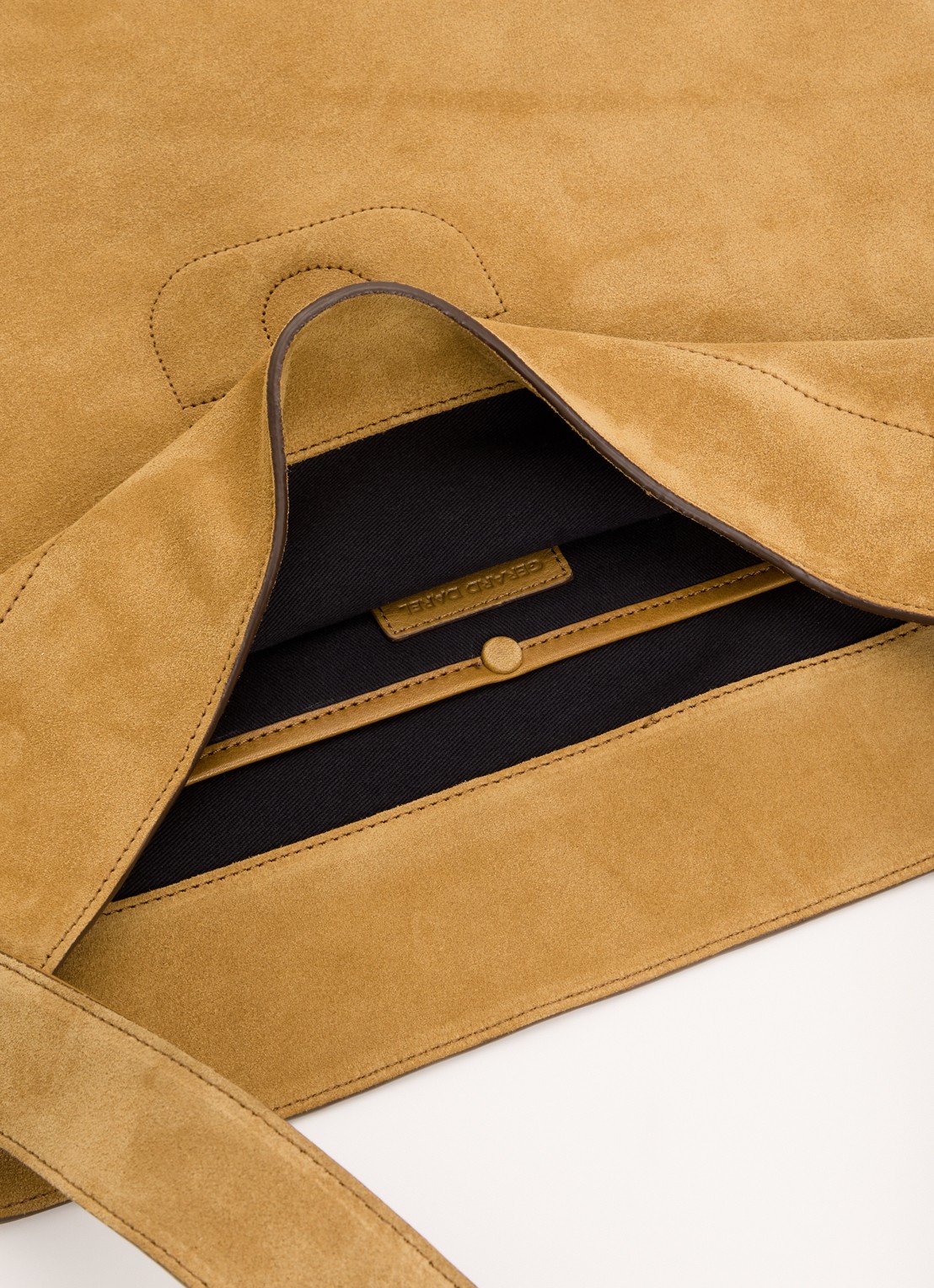 Gerard Darel Lady GD shopper van suède met logo - detail camel