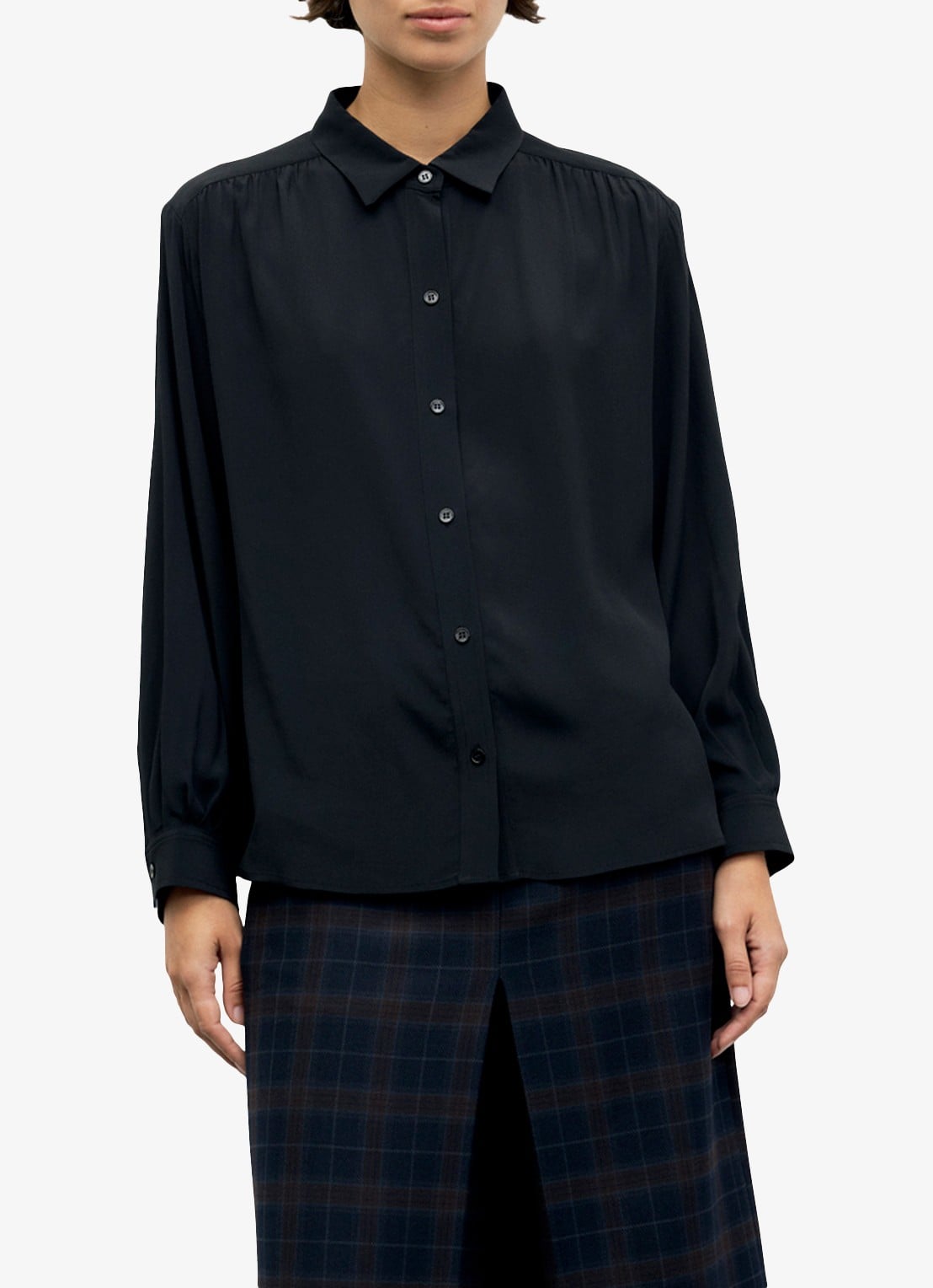 Gerard Darel Lilie blouse in zijdeblend met plooien - detail zwart