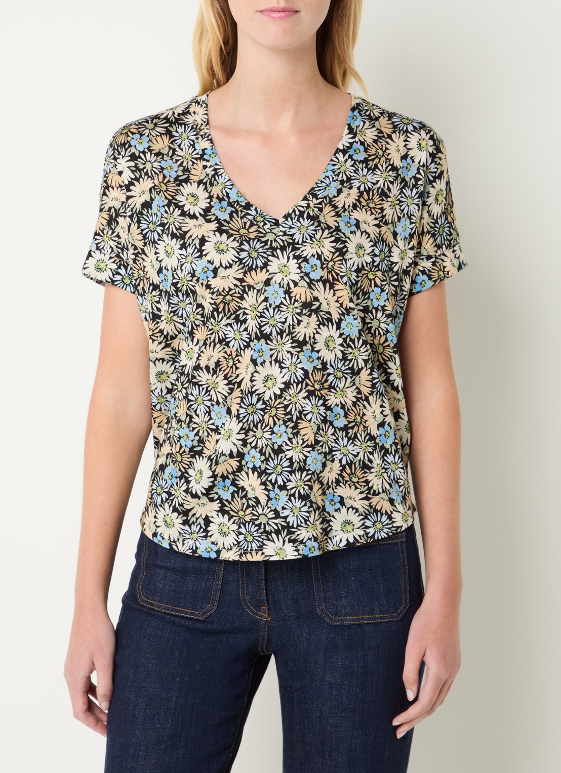 Gerard Darel Malinae T-shirt met bloemenprint - detail 3 zwart