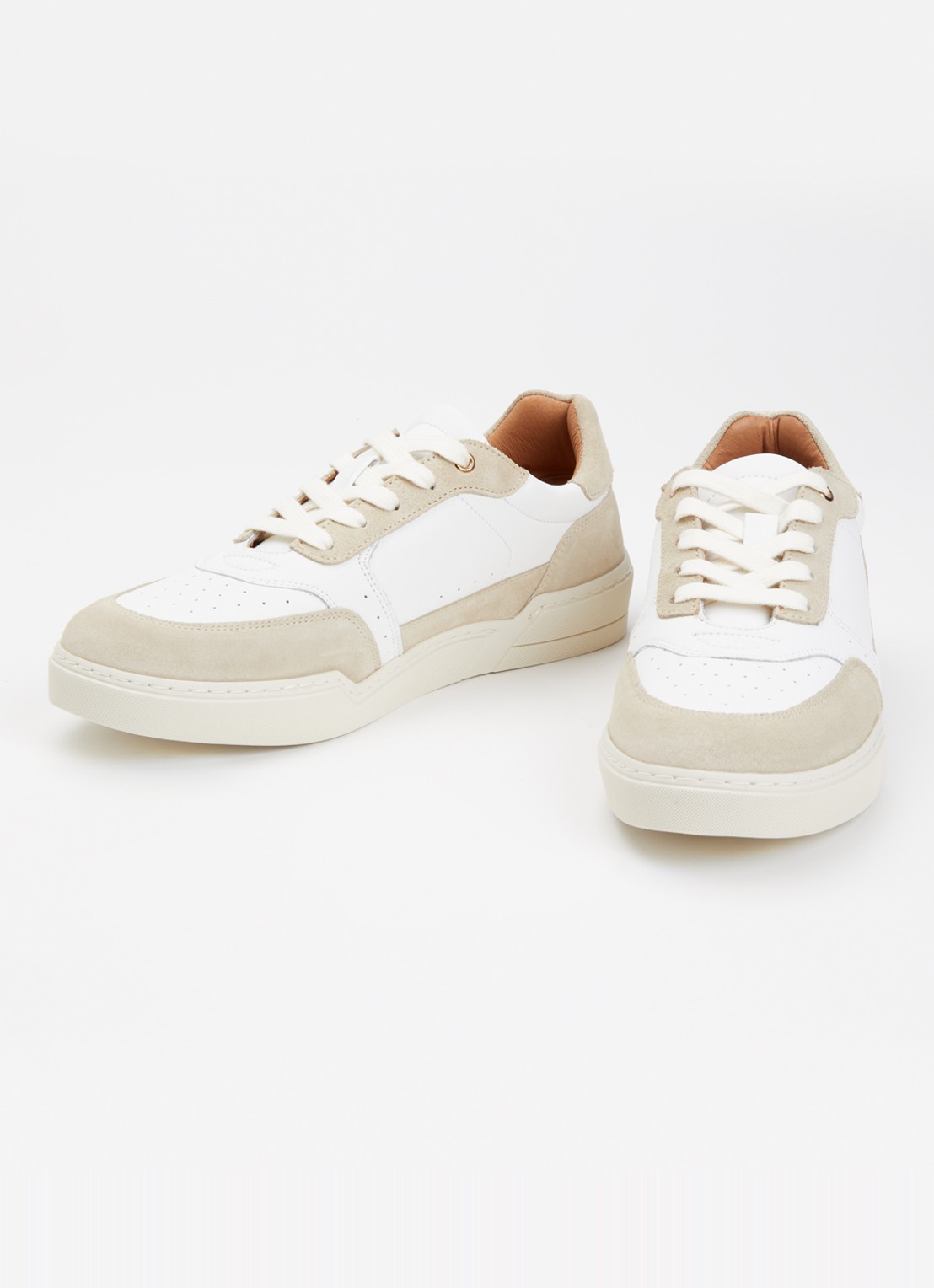 Gerard Darel Nina sneaker van leer met suède details - detail beige