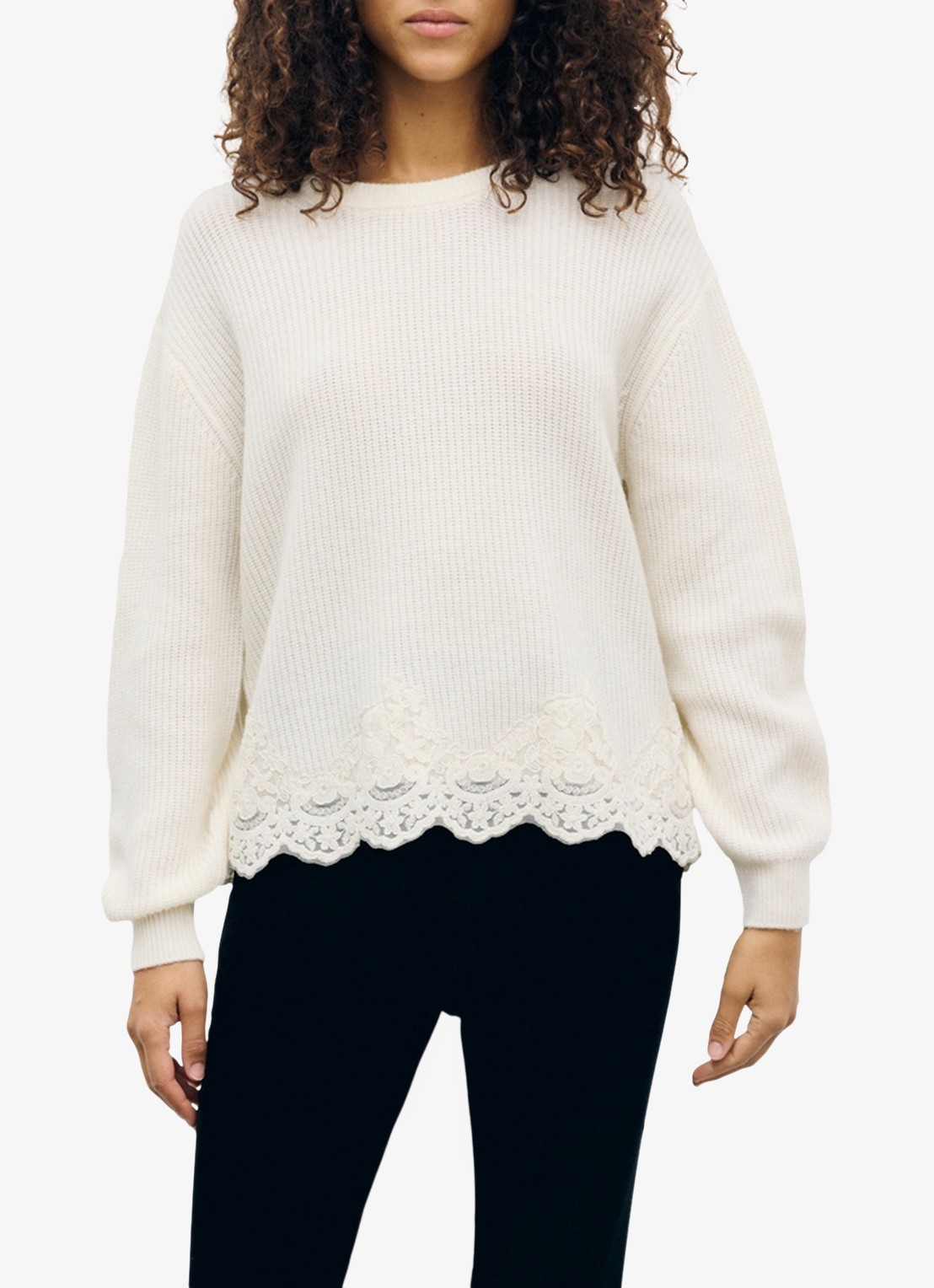 Gerard Darel Riviera ribgebreidetrui van wol en kant - detail creme