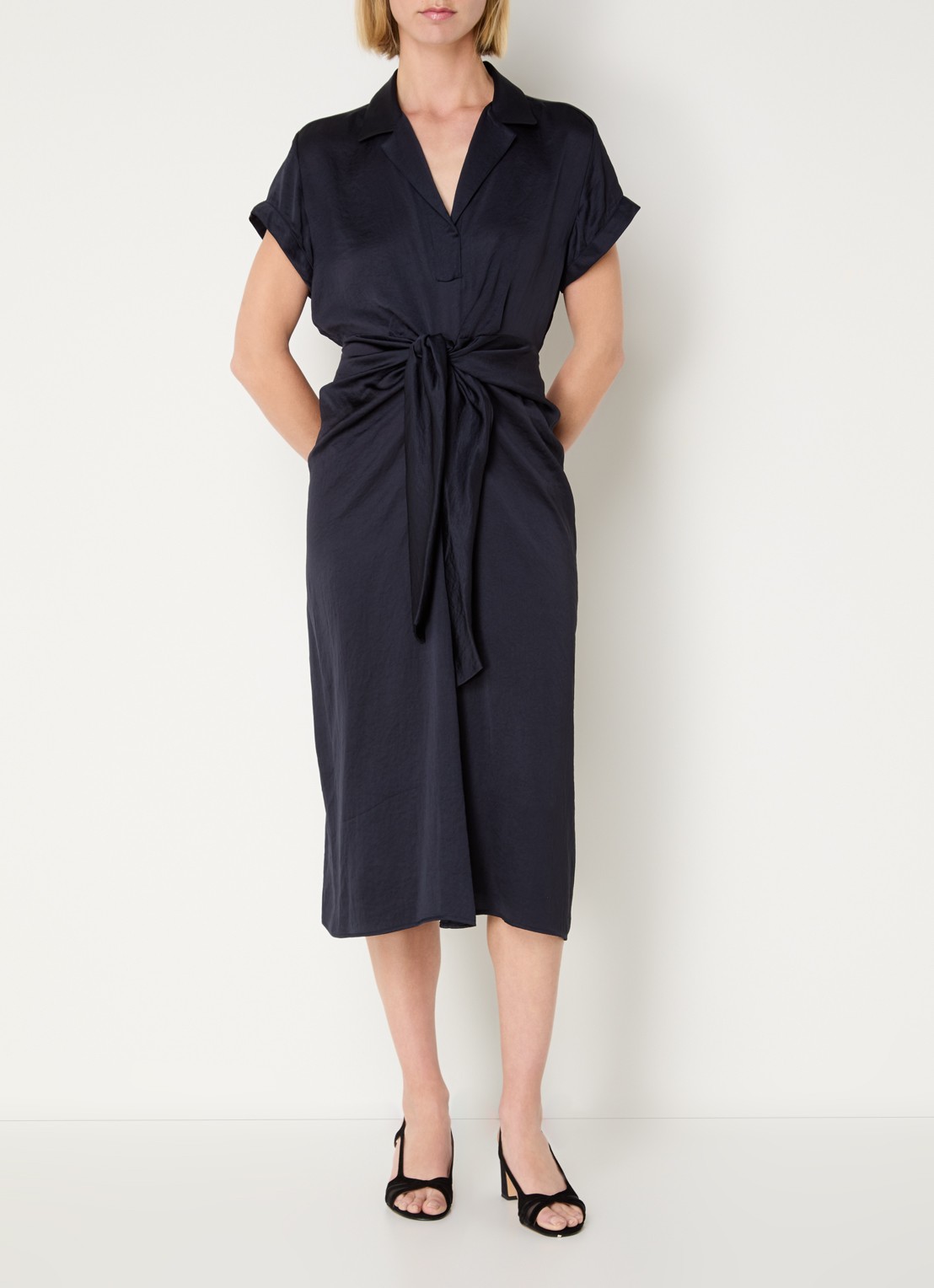 Gerard Darel Rosy midi tuniekjurk van satijn met strikceintuur - detail 2 donkerblauw