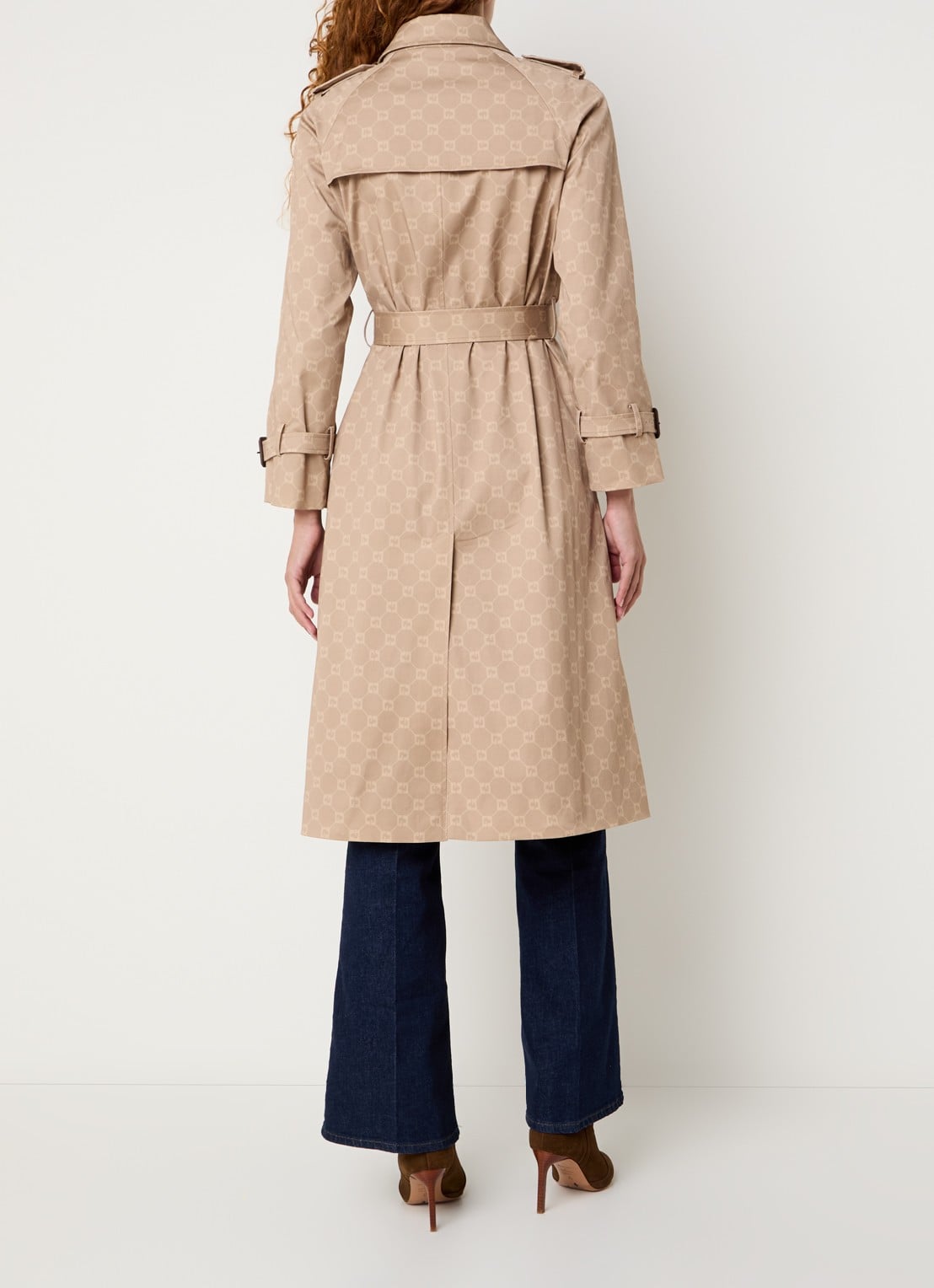 Gerard Darel Serge double-breasted trenchcoat met logoprint en ceintuur - achterkant beige