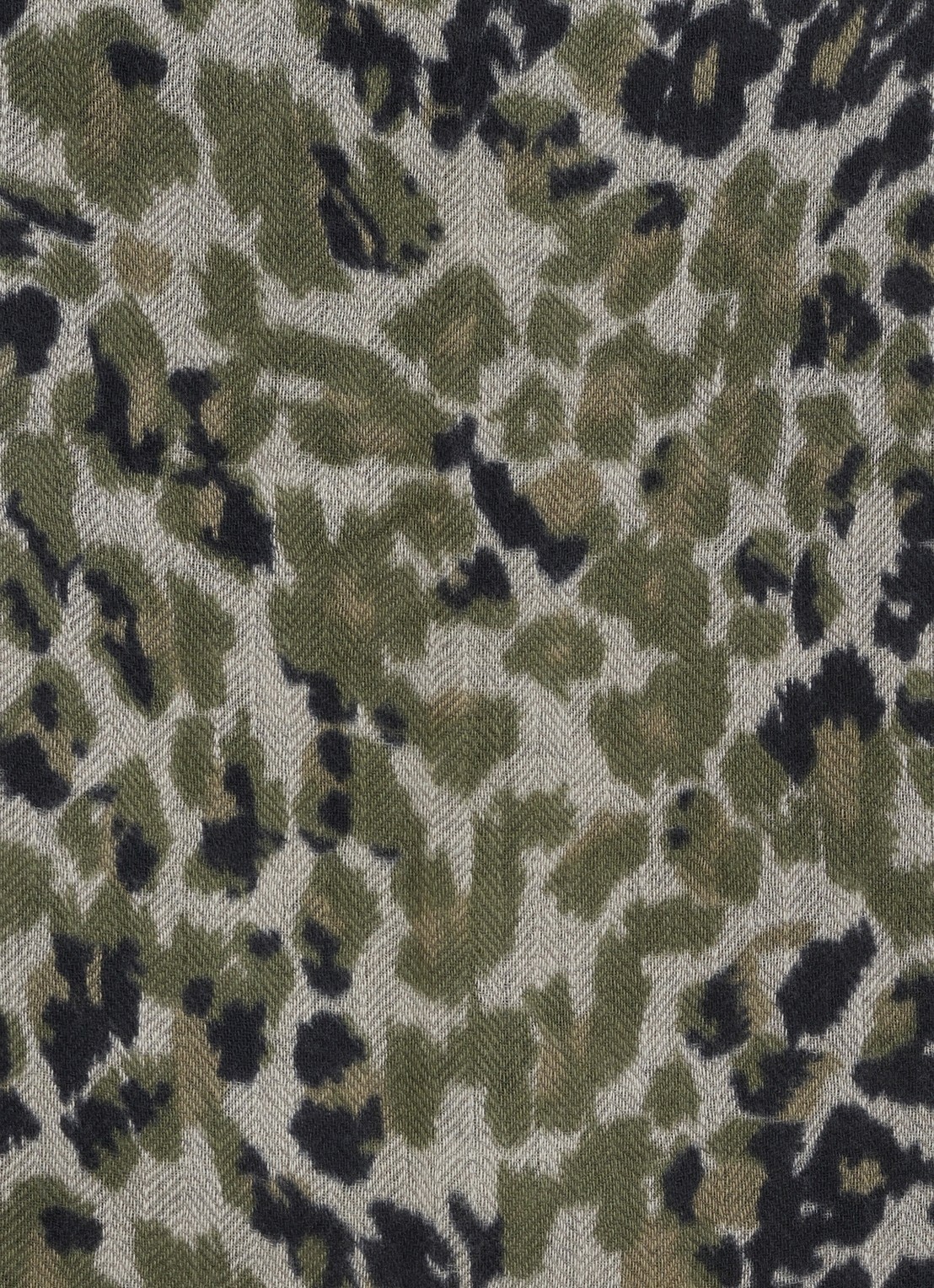 Gerard Darel Silia sjaal van wol en kasjmier met dierenprint - detail 2 groen
